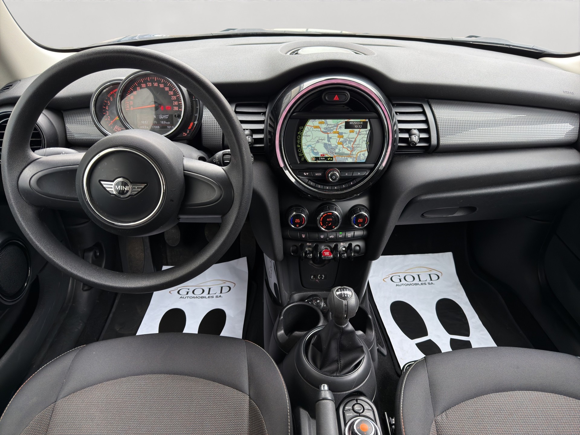 MINI Cooper-image-2
