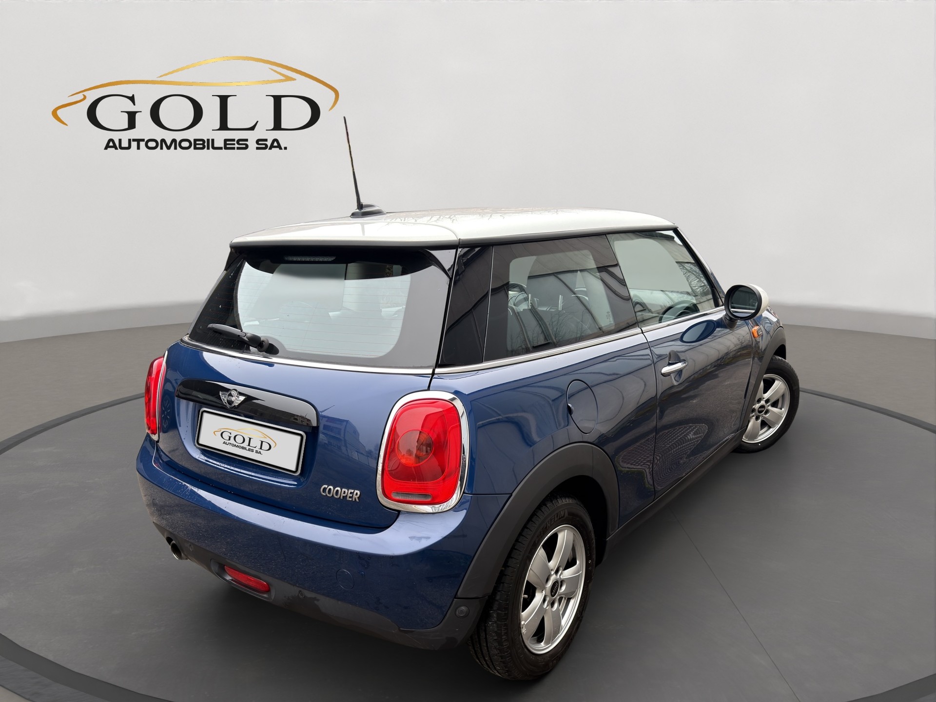 MINI Cooper-image-1