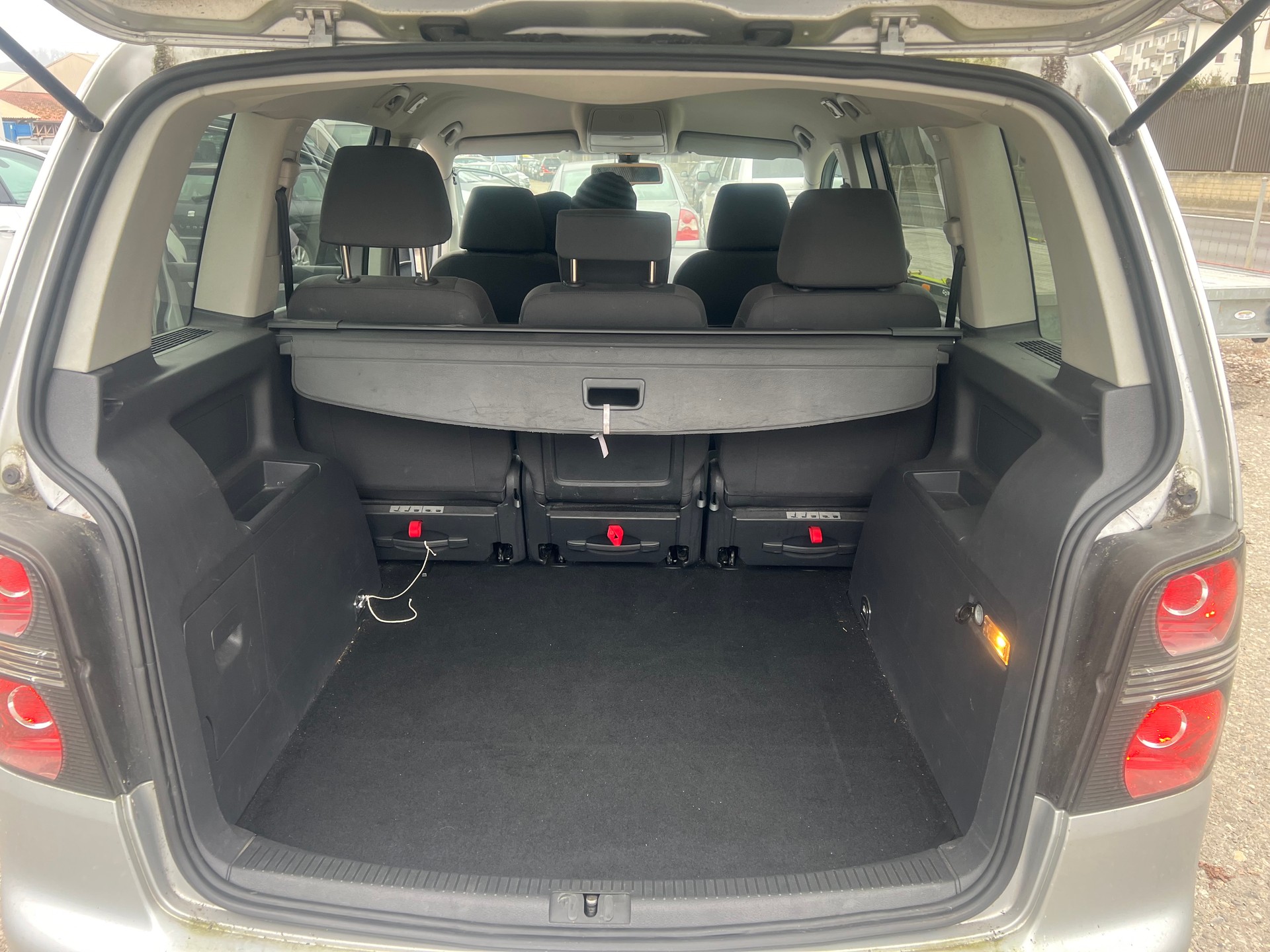 VW Touran 1.4 TSI Team DSG-image-13
