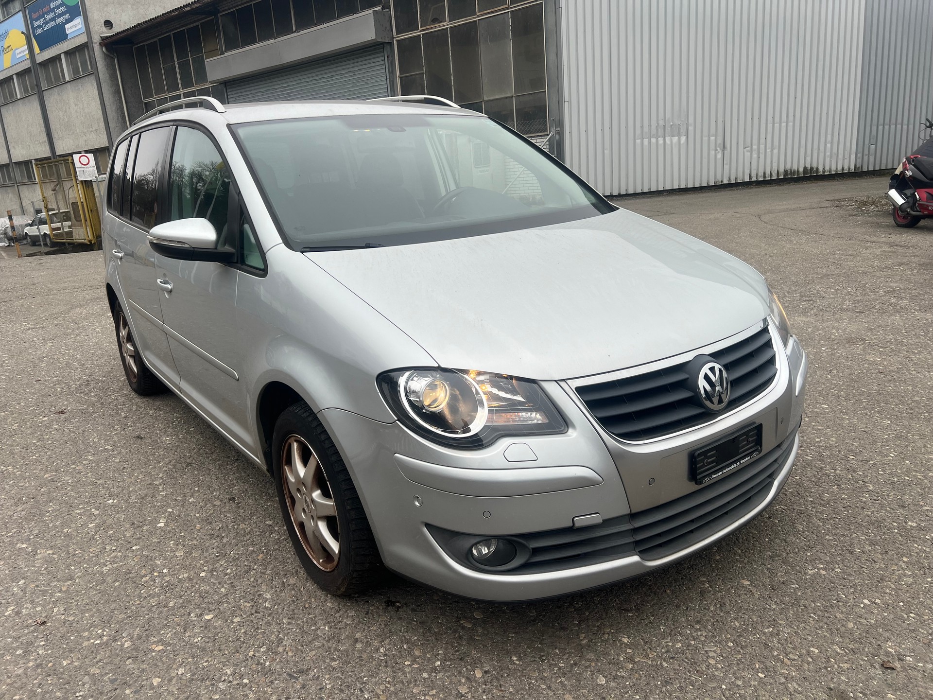 VW Touran 1.4 TSI Team DSG-image-12