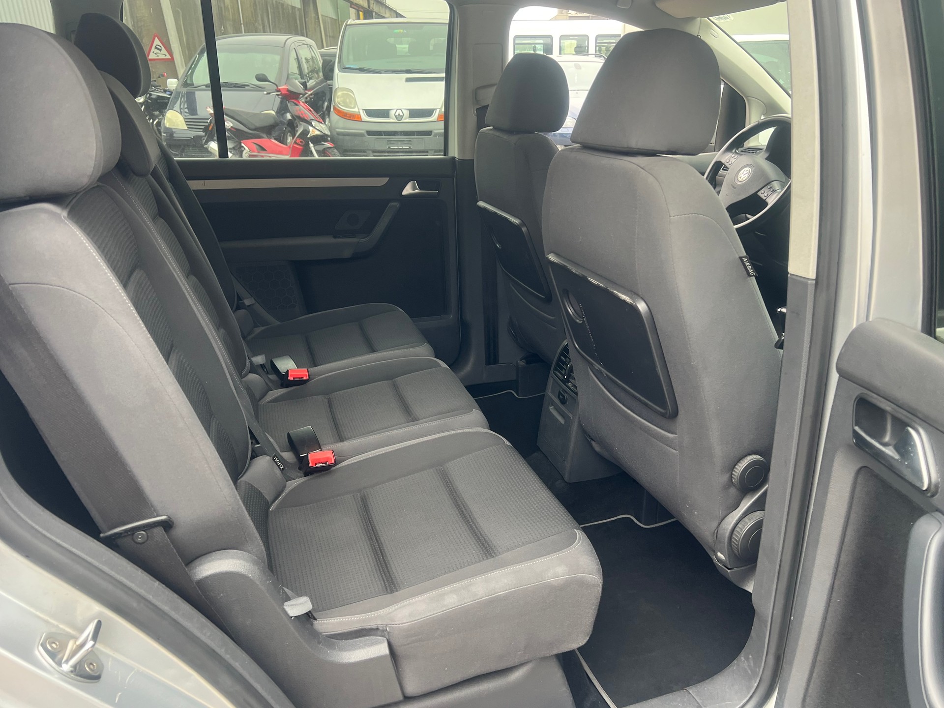 VW Touran 1.4 TSI Team DSG-image-8