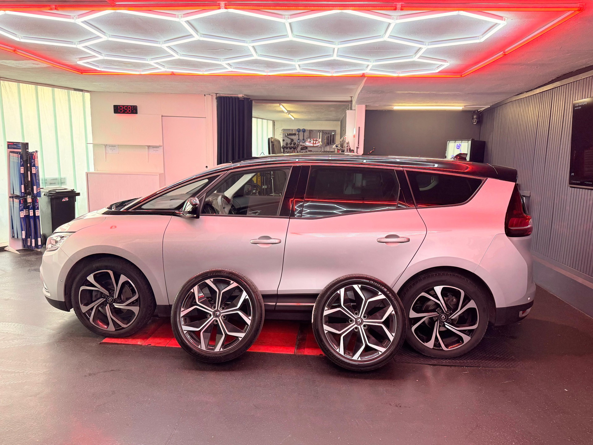 RENAULT Grand Scénic 1.3 16V Turbo Intens EDC 158 PS-image-15