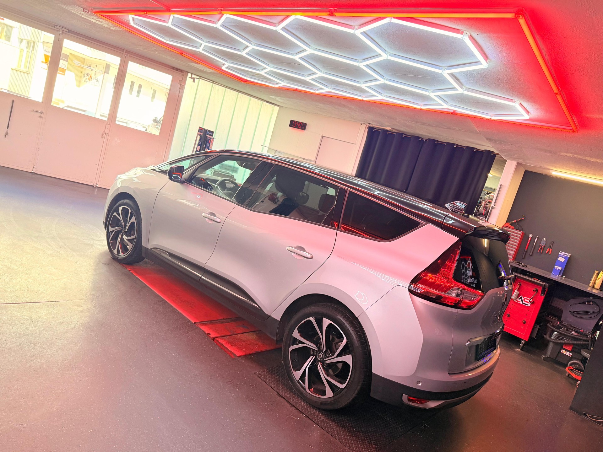 RENAULT Grand Scénic 1.3 16V Turbo Intens EDC 158 PS-image-2