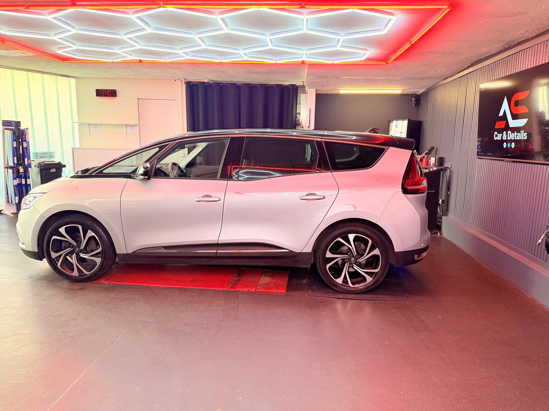 RENAULT Grand Scénic 1.3 16V Turbo Intens EDC 158 PS-image-1