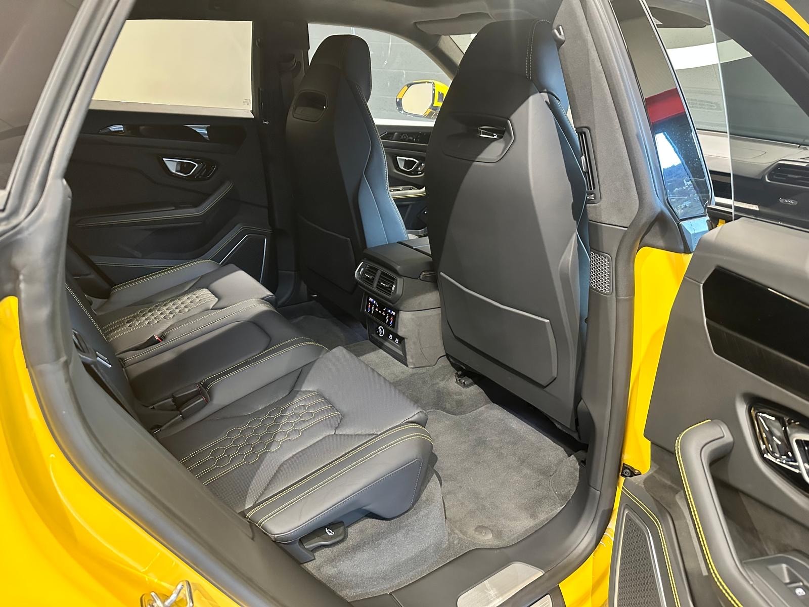 LAMBORGHINI Urus SE-image-13