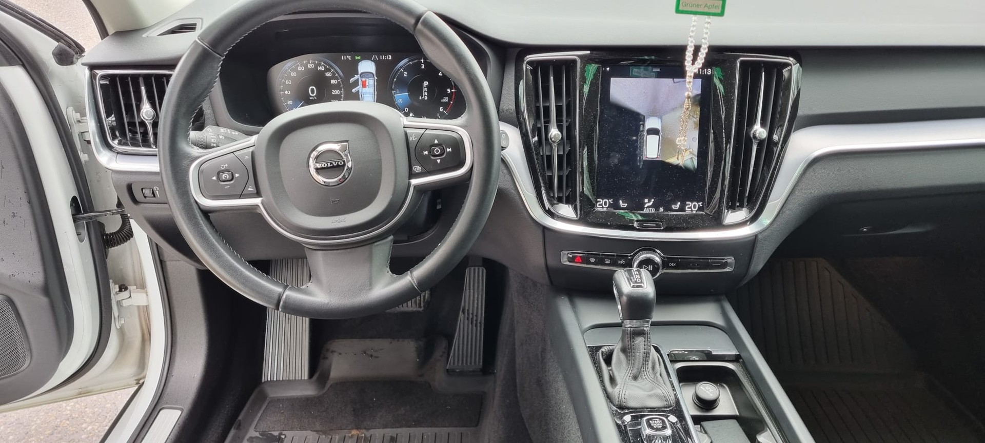 VOLVO V60 D3 Momentum Geartronic-image-5