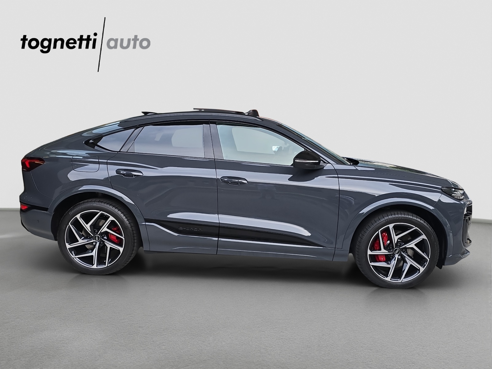 AUDI SQ6 Sportback e-tron quattro-image-2