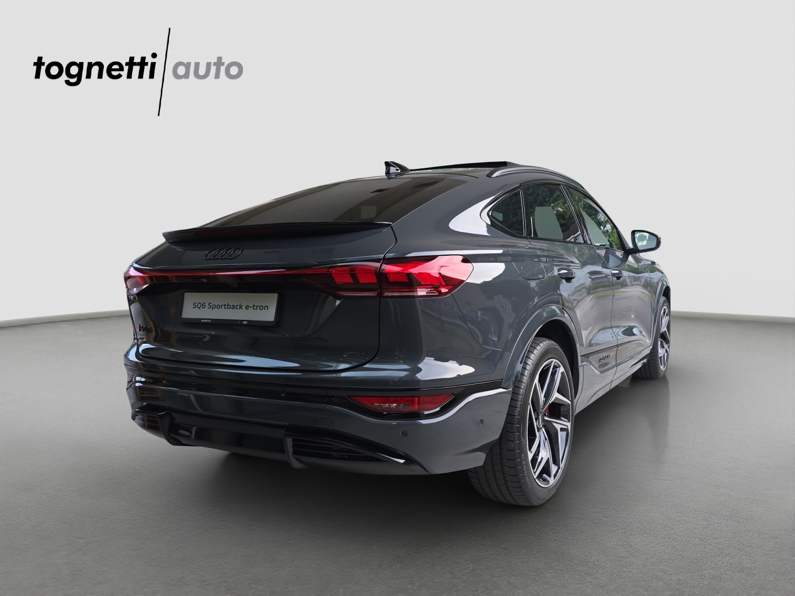 AUDI SQ6 Sportback e-tron quattro-image-3