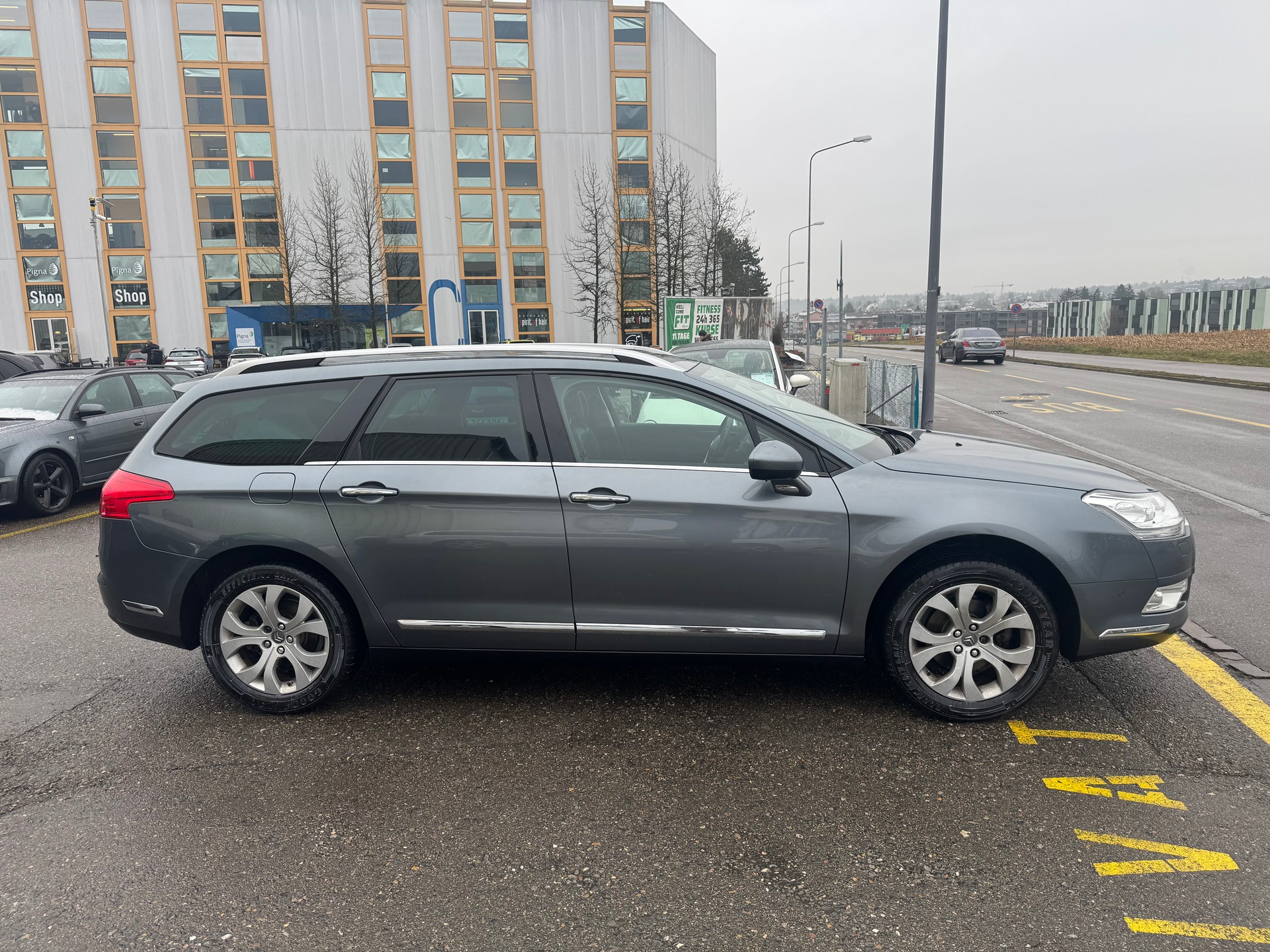 CITROEN C5 Tourer 1.6 Turbo Dynamique Automatic-image-3
