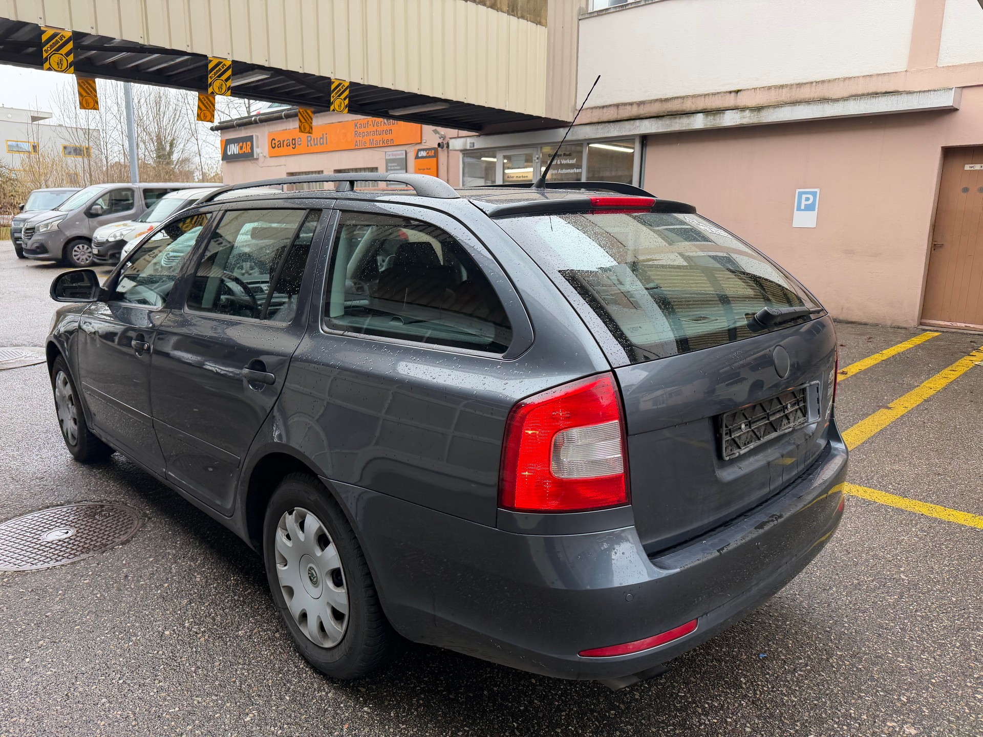 SKODA Octavia Combi 1.4 TSI Entry-image-6