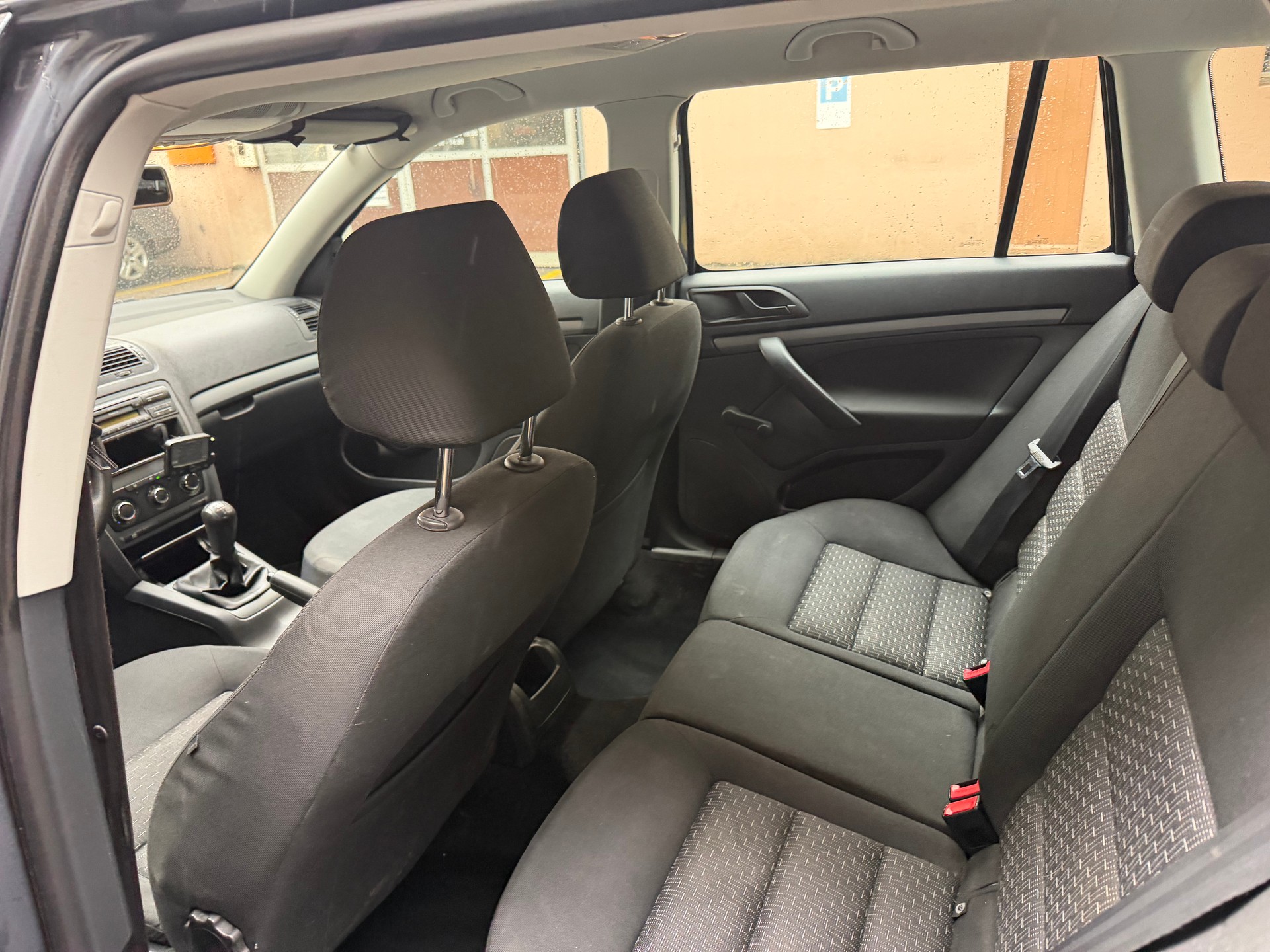 SKODA Octavia Combi 1.4 TSI Entry-image-7