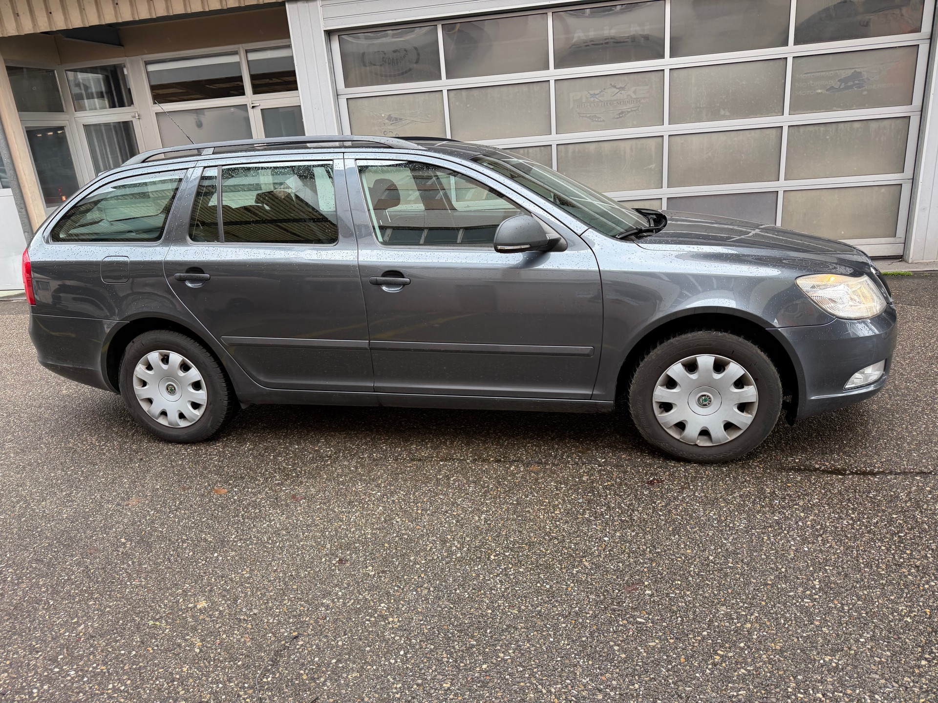 SKODA Octavia Combi 1.4 TSI Entry-image-3