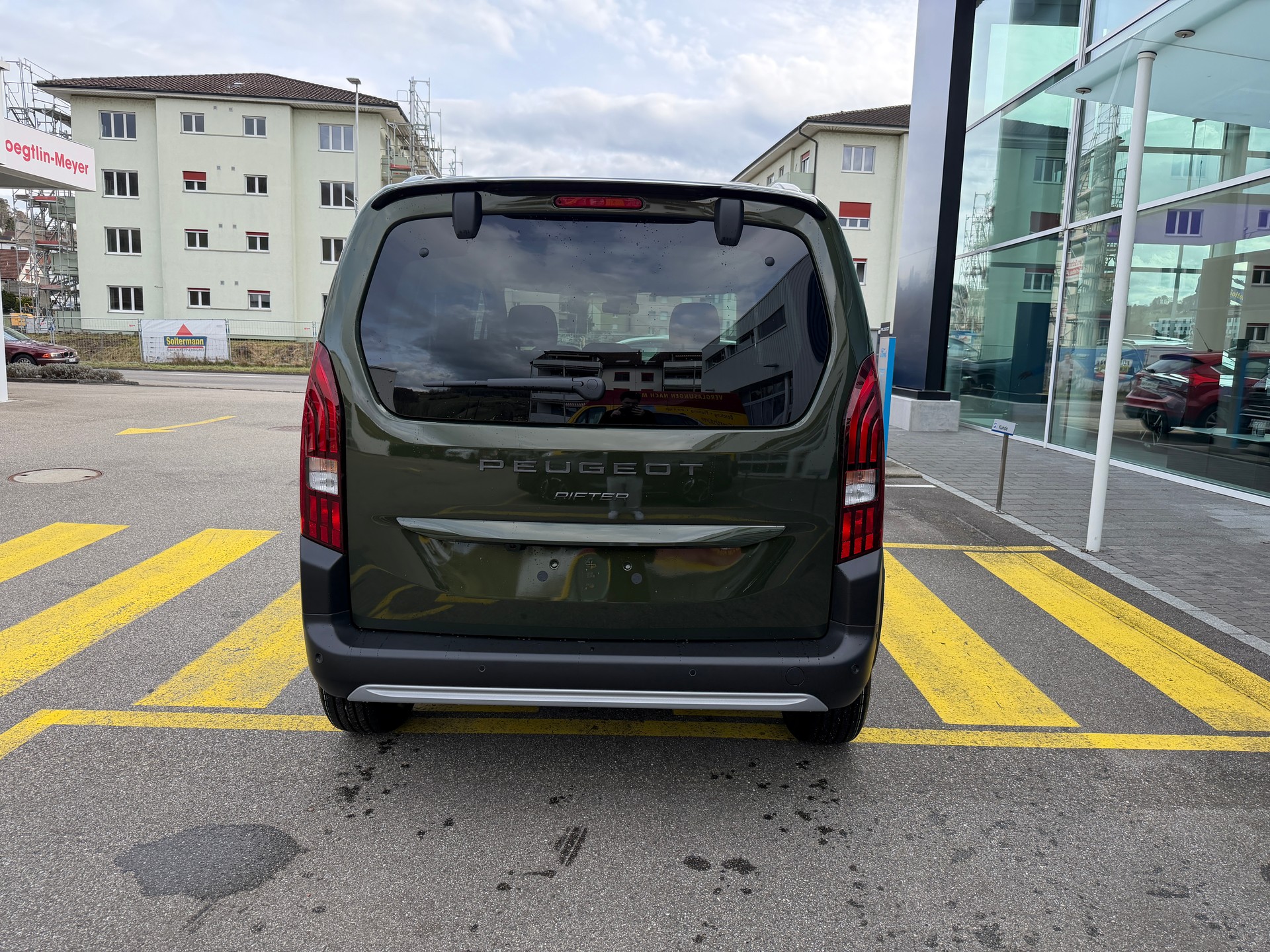 PEUGEOT Rifter 1.5 BlueHDi GT EAT8-image-2