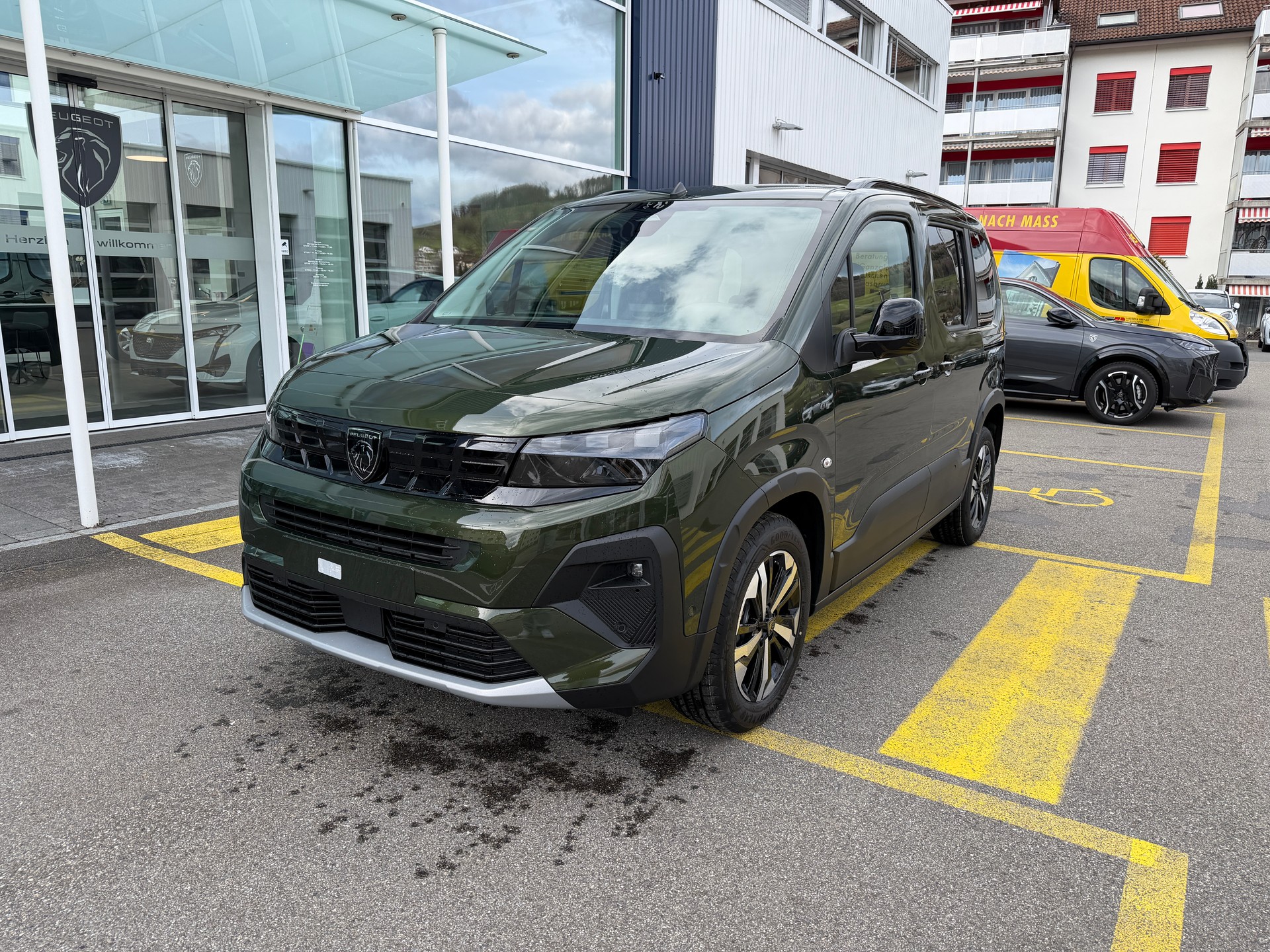 PEUGEOT Rifter 1.5 BlueHDi GT EAT8-image-7