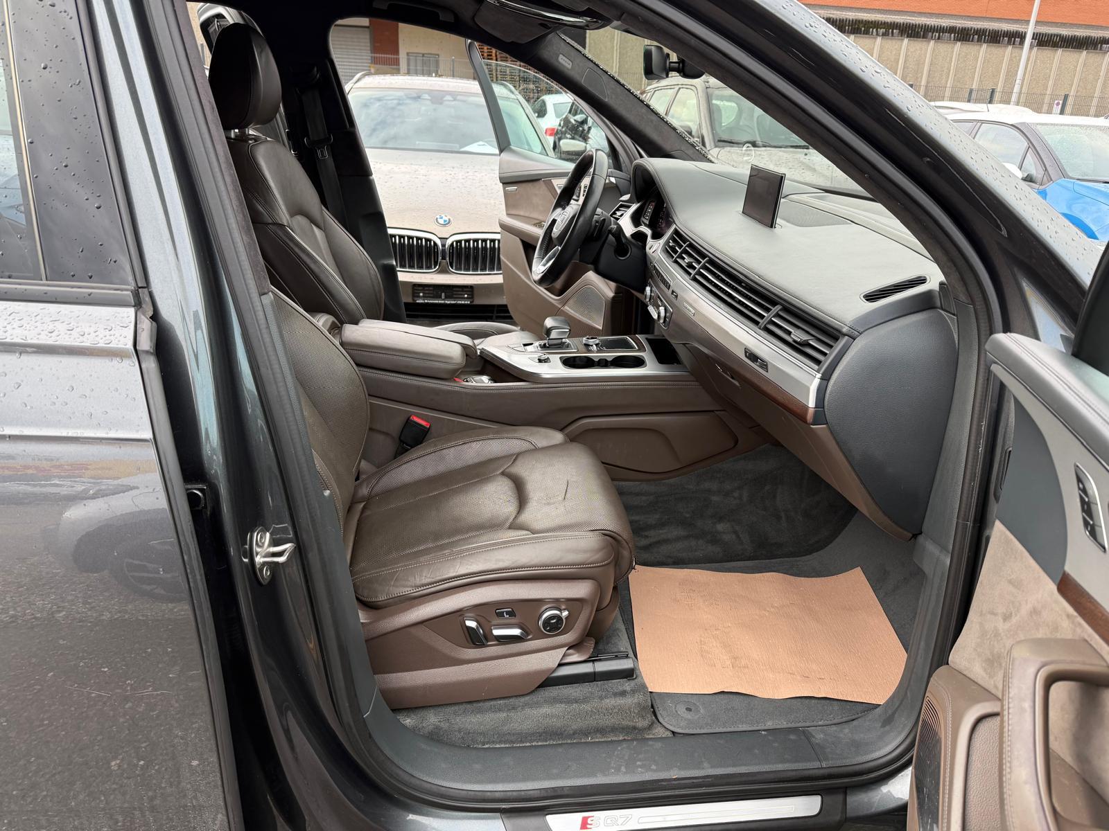 AUDI SQ7 4.0 V8 TDI quattro T-Tronic-image-8