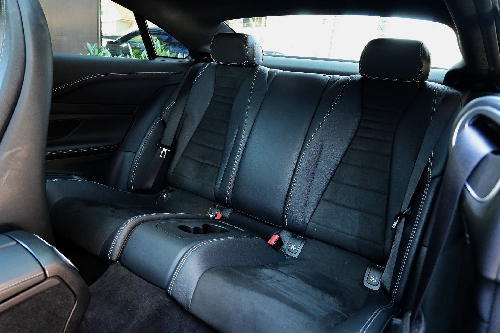 MERCEDES-BENZ E 300 AMG Line Coupé-image-10