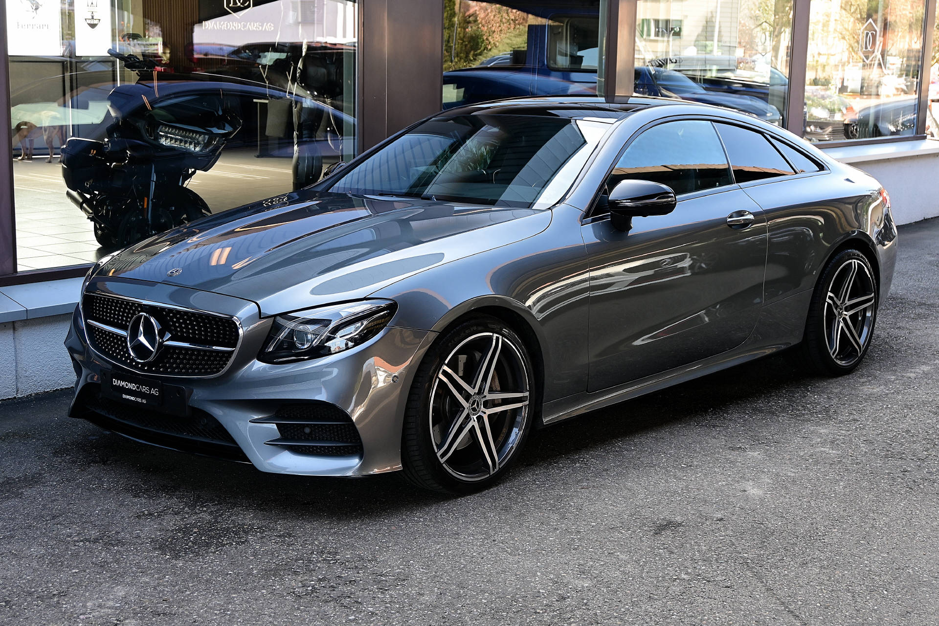 MERCEDES-BENZ E 300 AMG Line Coupé-image-0