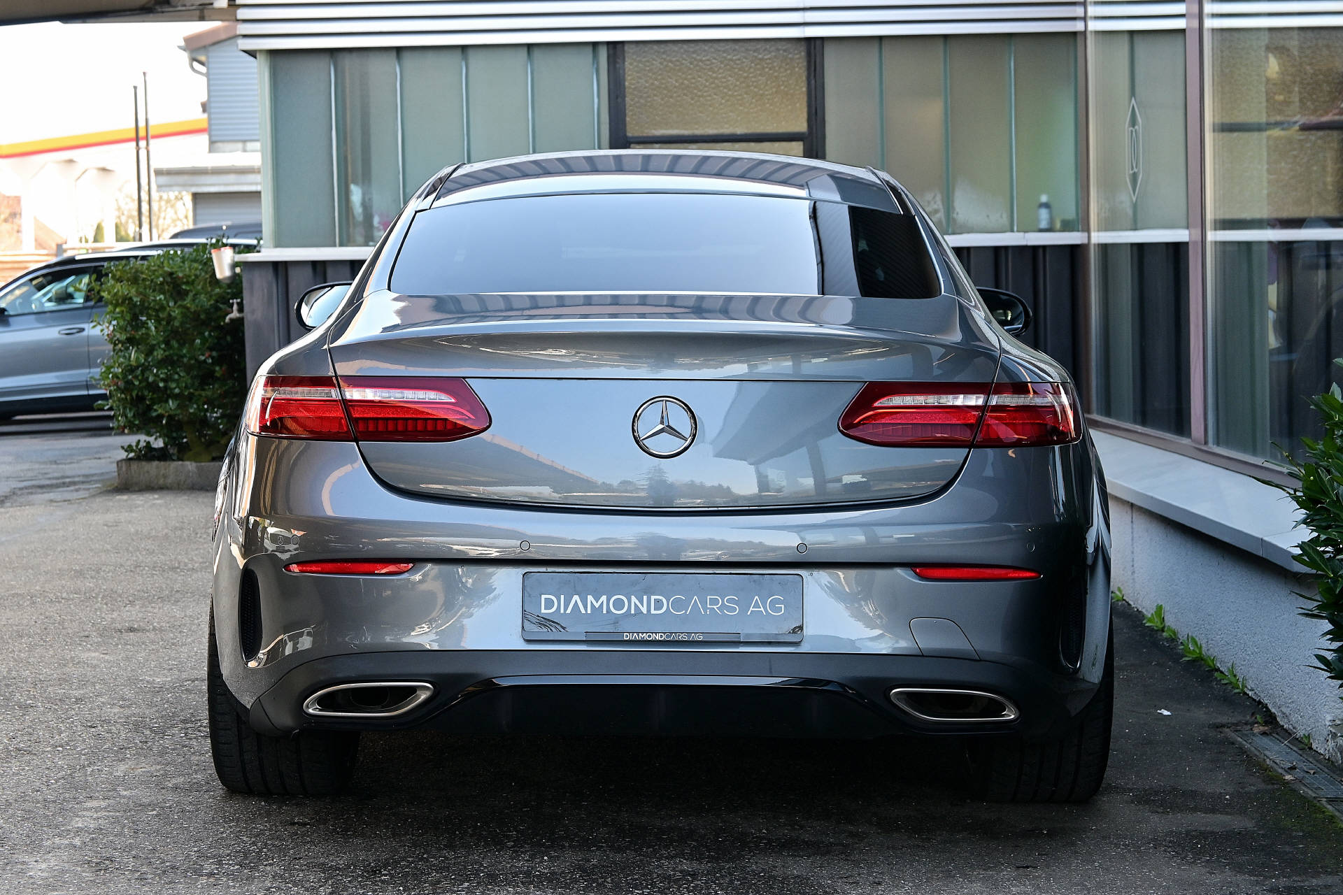 MERCEDES-BENZ E 300 AMG Line Coupé-image-4