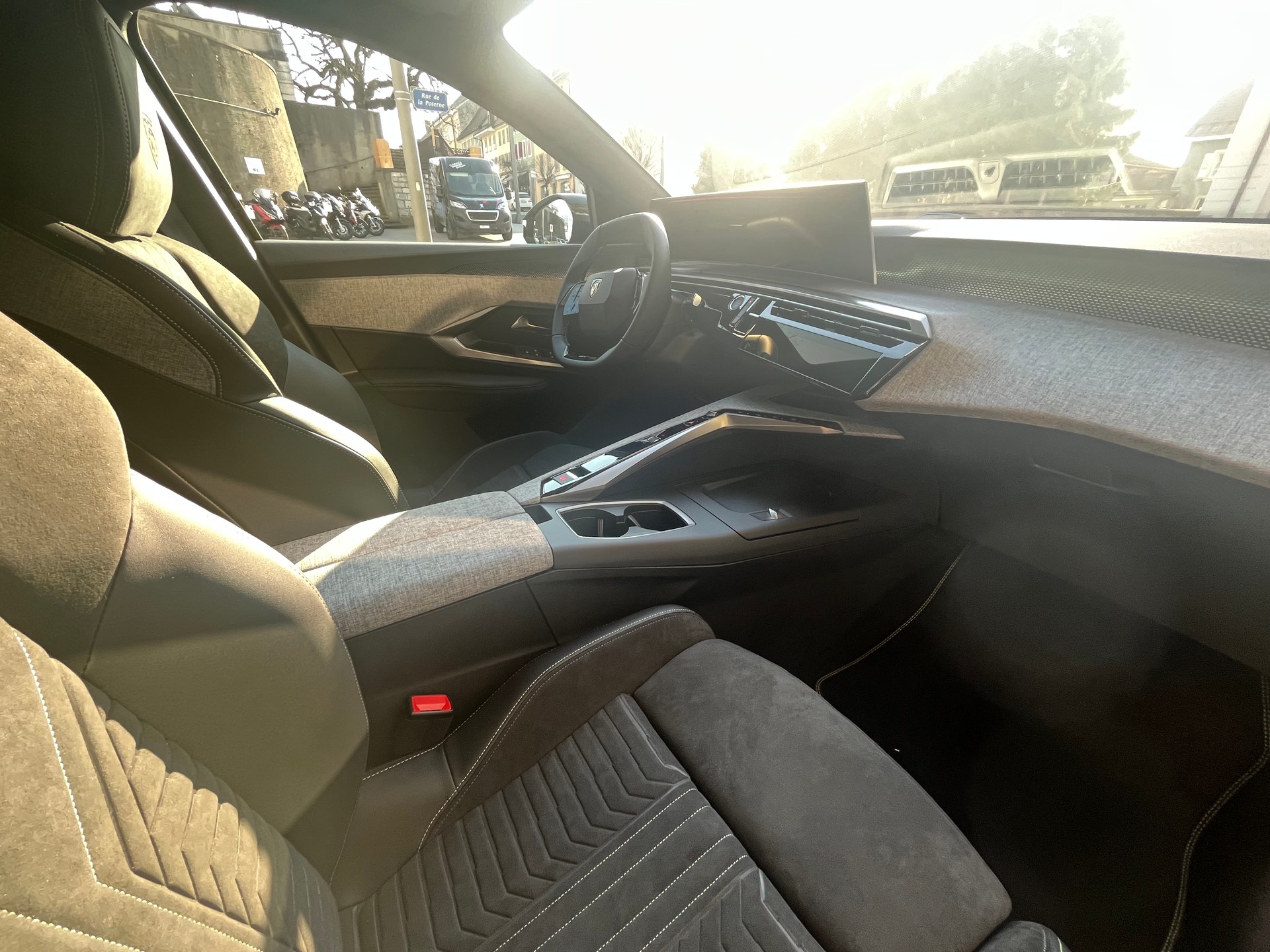 PEUGEOT 3008 1.6 PHEV 225 GT-image-10