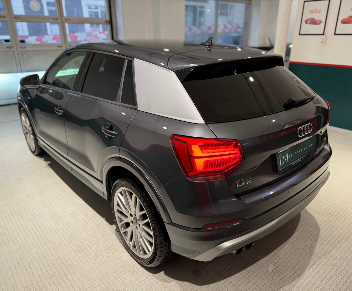 AUDI Q2 2.0 TFSI sport quattro S-tronic-image-4
