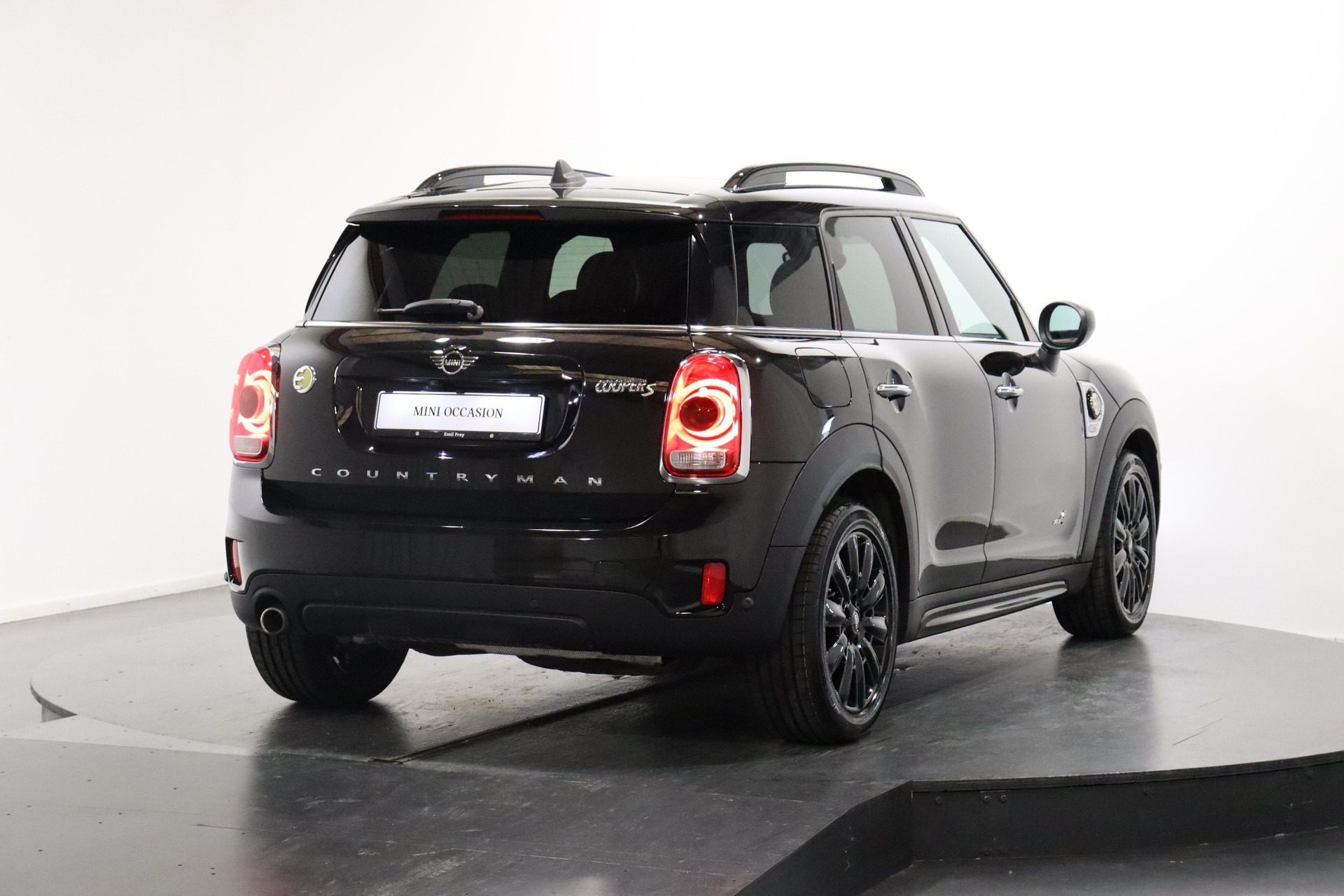 MINI Countryman F60 1.5i Cooper S E ALL4-image-4