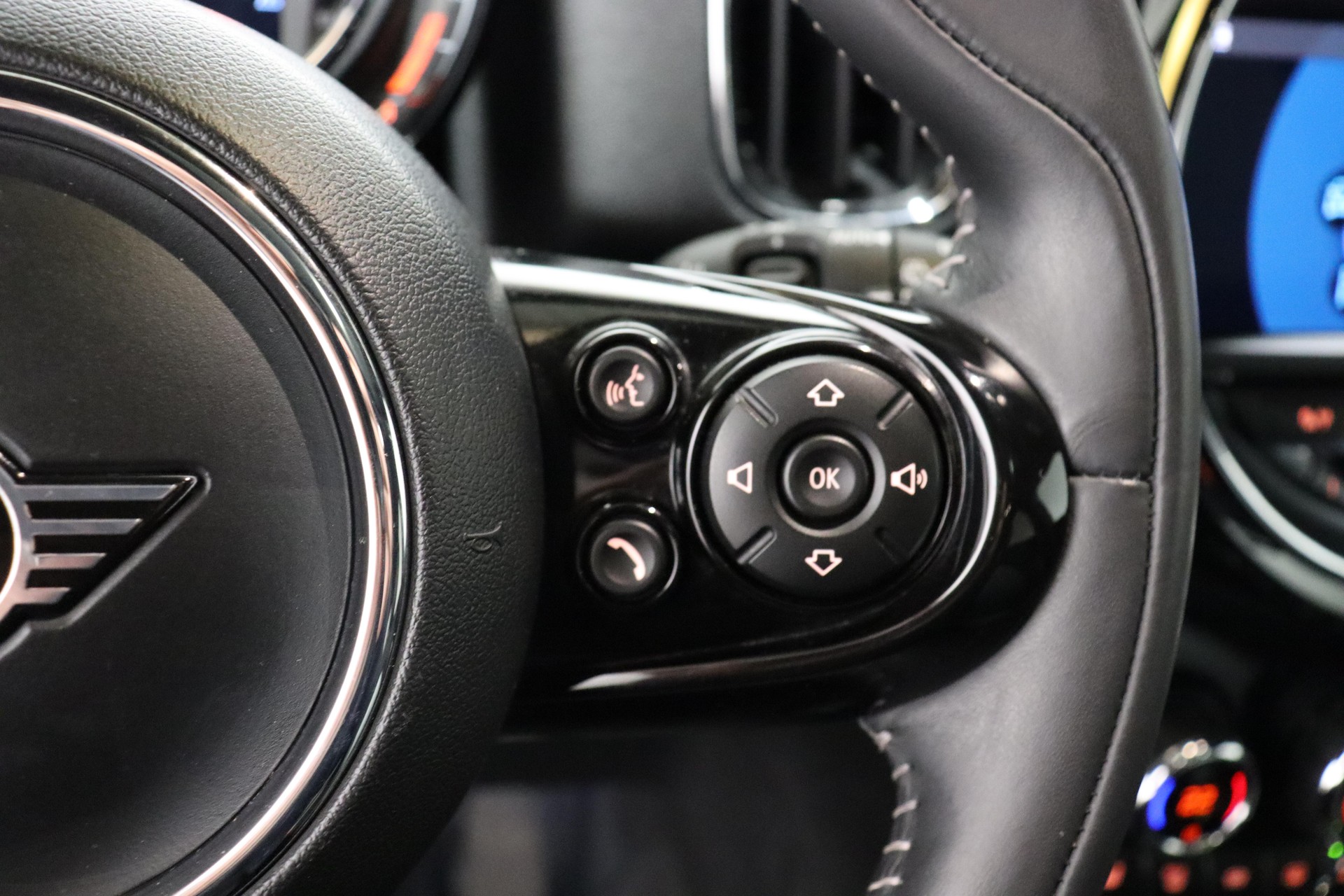 MINI Countryman F60 1.5i Cooper S E ALL4-image-19