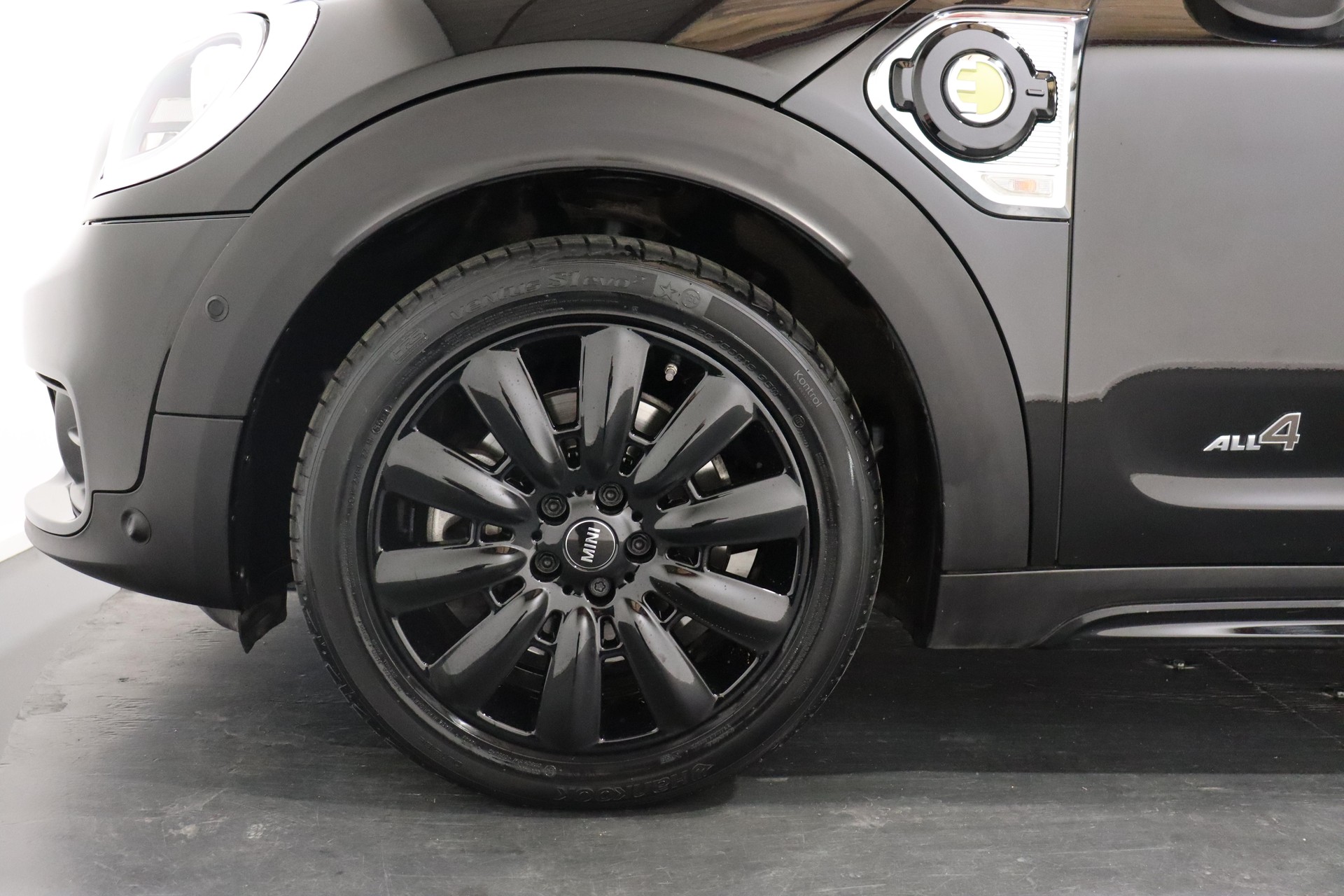 MINI Countryman F60 1.5i Cooper S E ALL4-image-6