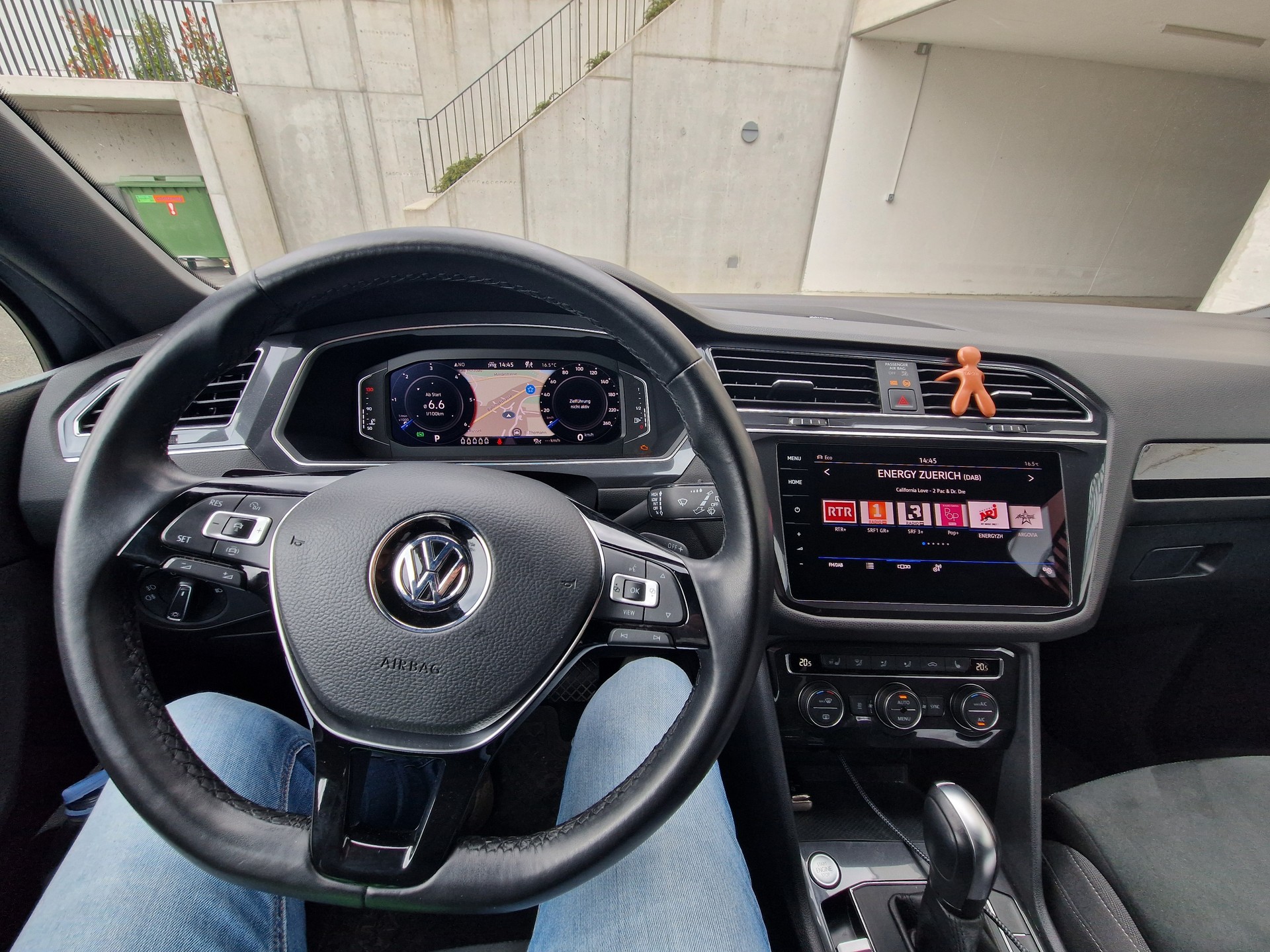 VW Tiguan Allspace 2.0 TDI SCR R-Line 4Motion DSG-image-5