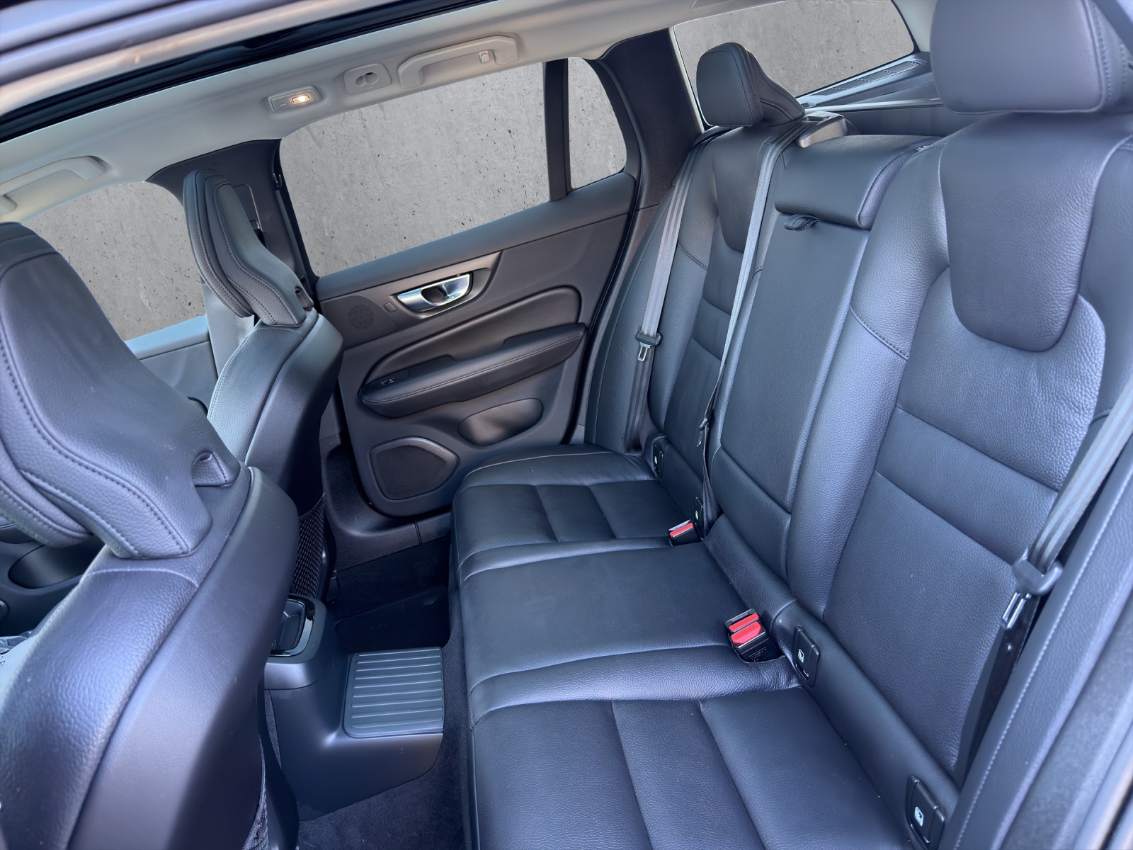 Image VOLVO V60 V60 T8 eAWD Plug in Hybrid Ultra Dark Geartronic