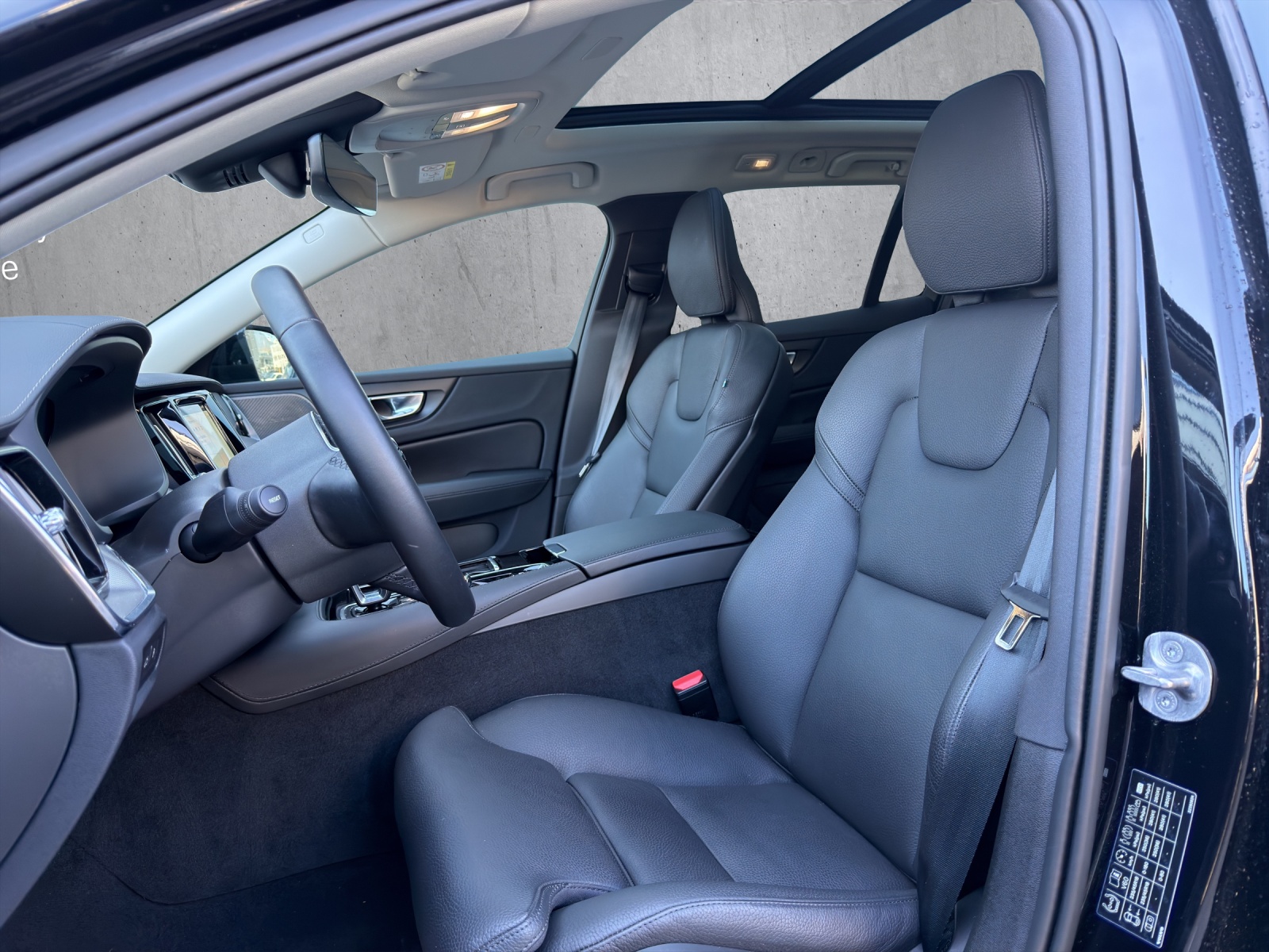 Image VOLVO V60 V60 T8 eAWD Plug in Hybrid Ultra Dark Geartronic