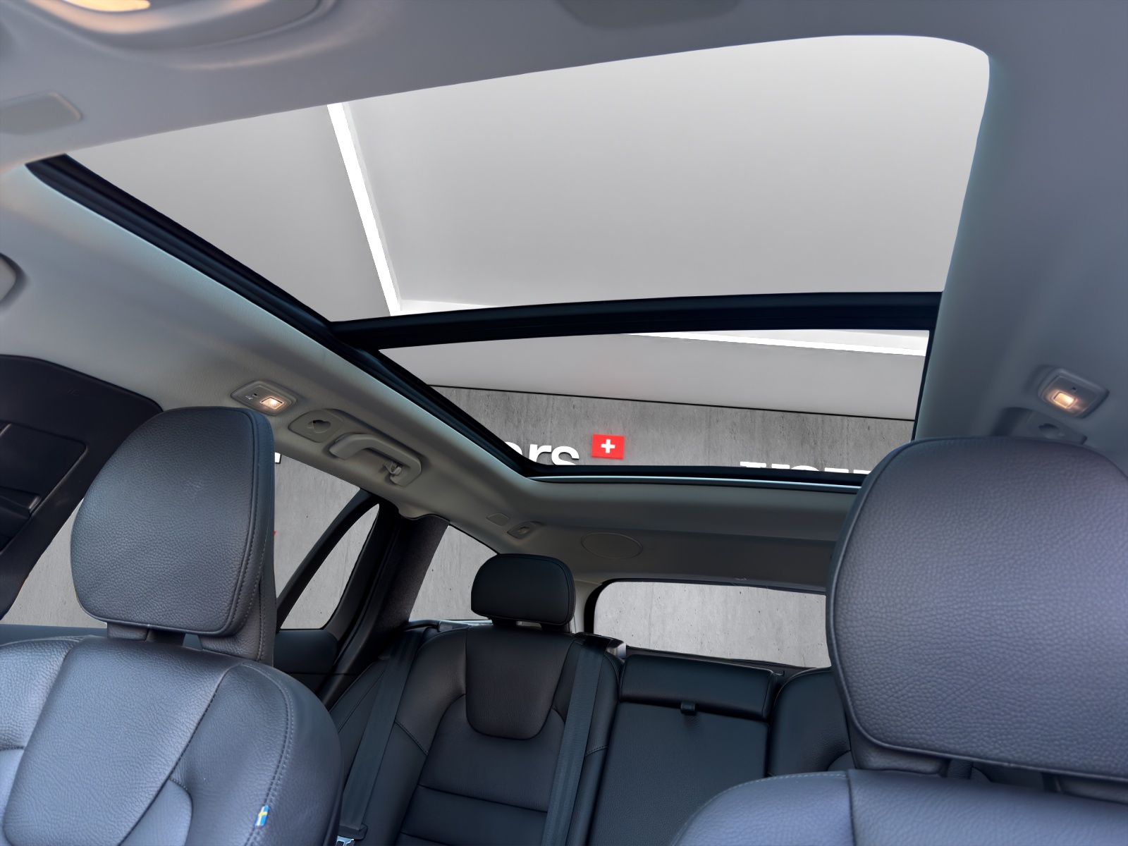 Image VOLVO V60 V60 T8 eAWD Plug in Hybrid Ultra Dark Geartronic