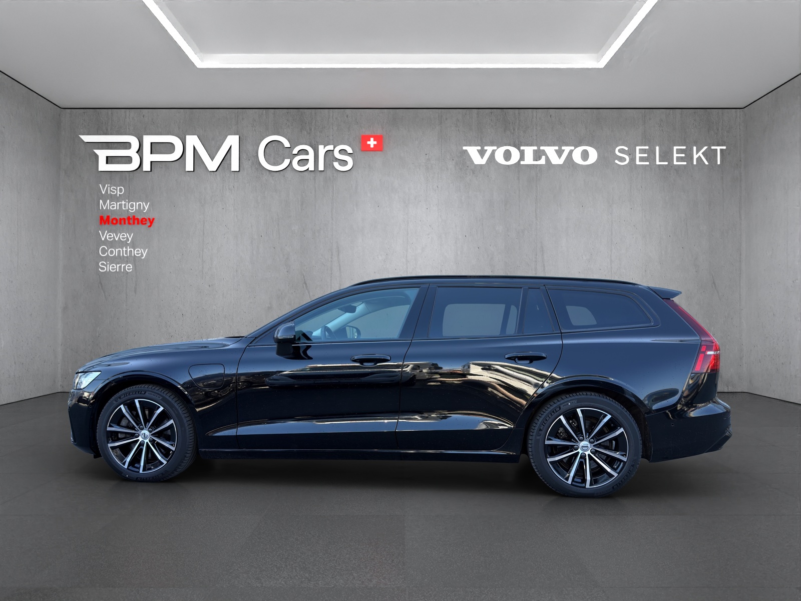 Image VOLVO V60 V60 T8 eAWD Plug in Hybrid Ultra Dark Geartronic