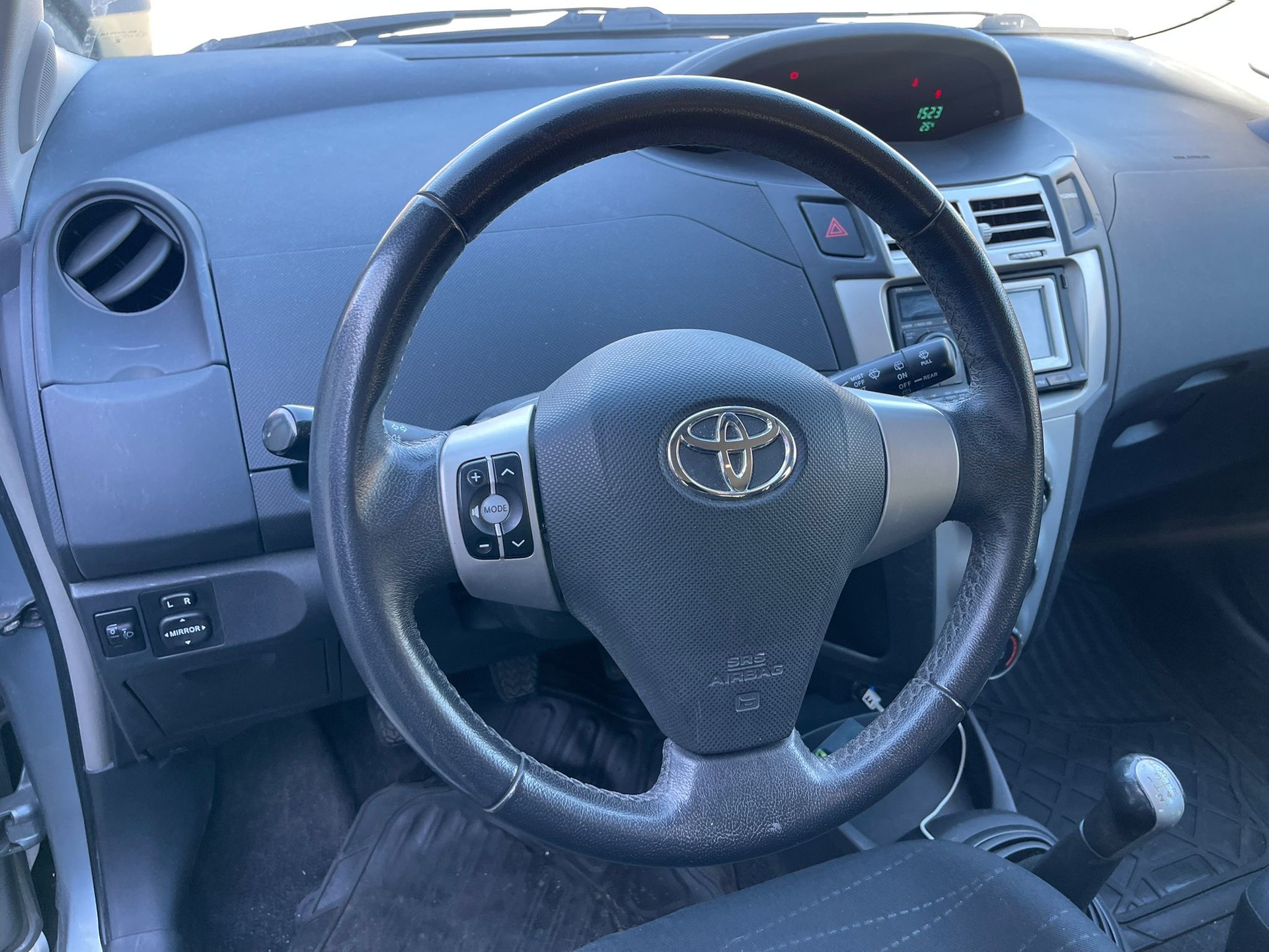 TOYOTA Yaris 1.3 Linea Luna-image-9