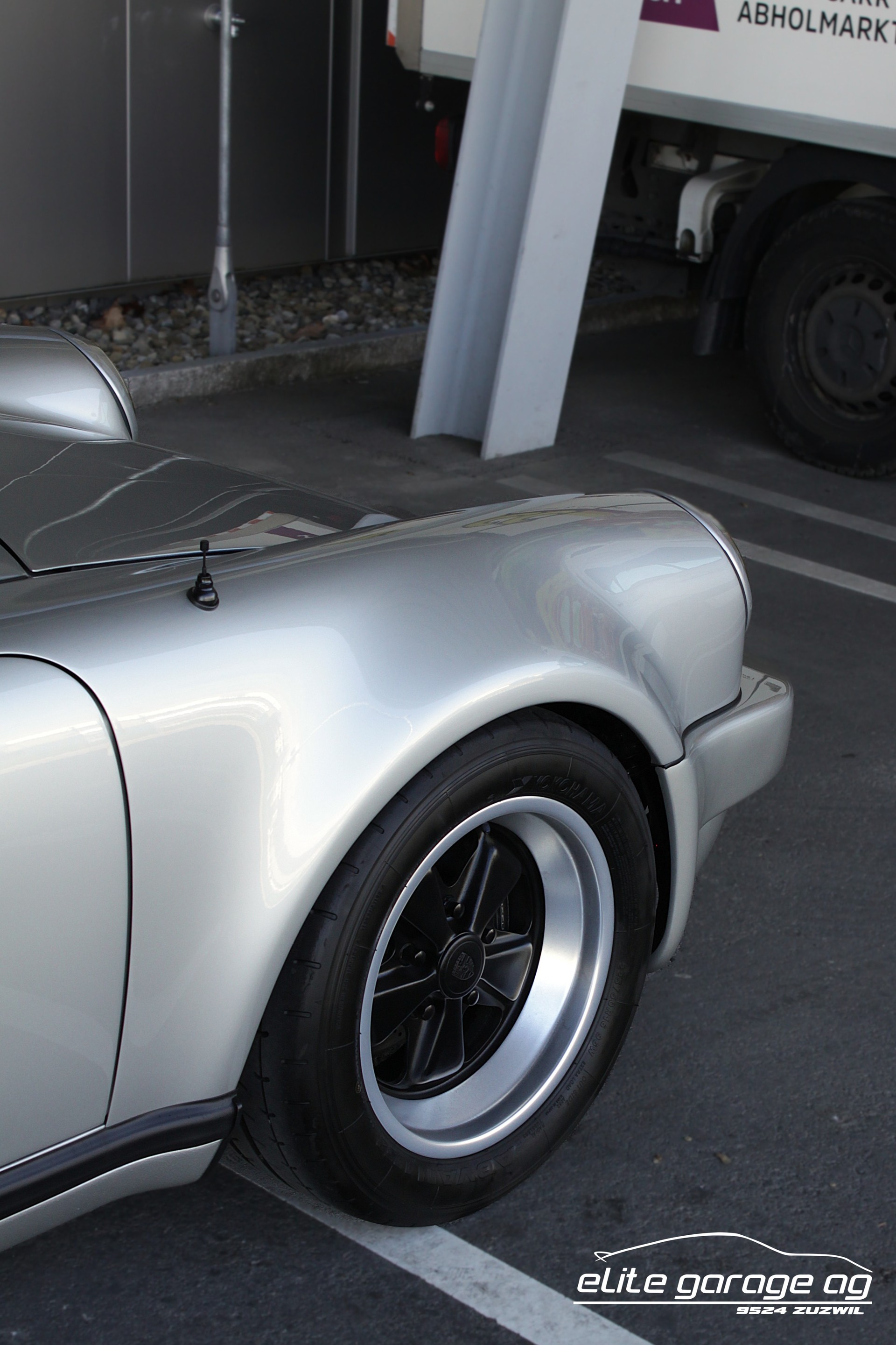 PORSCHE 911 Turbo 3.3 VETERANENGEPRÜFT-image-10