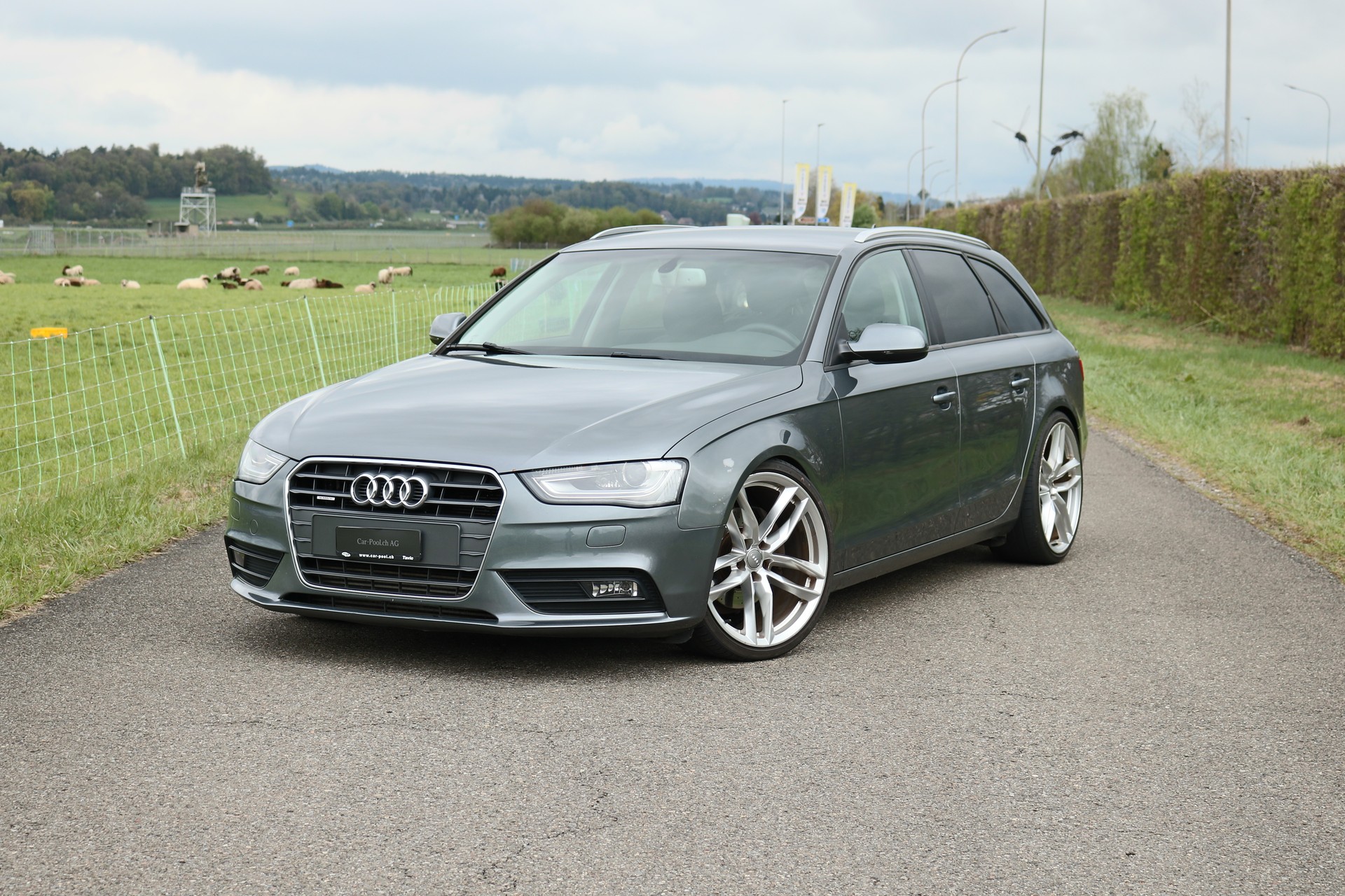 AUDI A4 Avant 3.0 TDI quattro S-tronic-image-1
