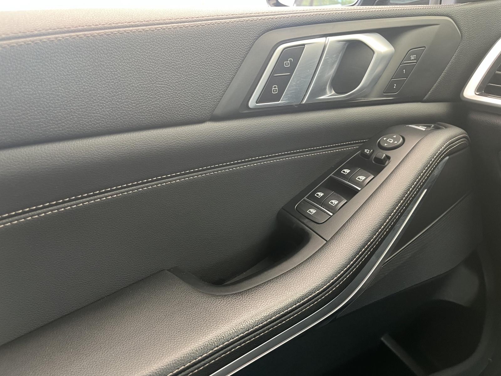 BMW X5 xDrive 48V 40d M Sport Steptronic-image-16