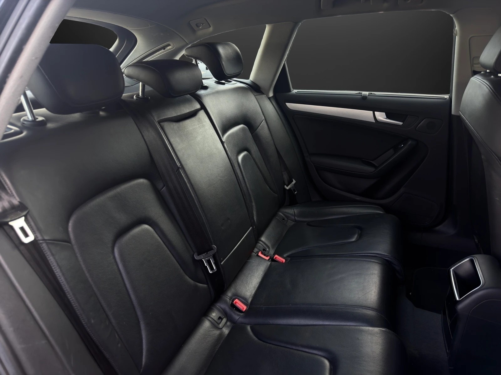 AUDI A4 Avant 2.0 TDI S-Line multitronic-image-11