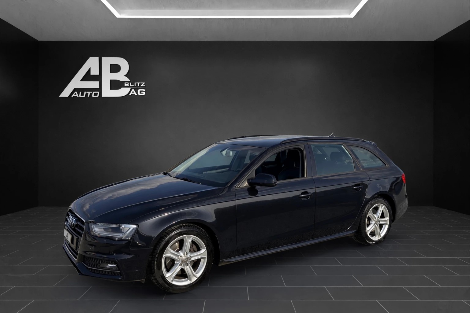 AUDI A4 Avant 2.0 TDI S-Line multitronic-image-1