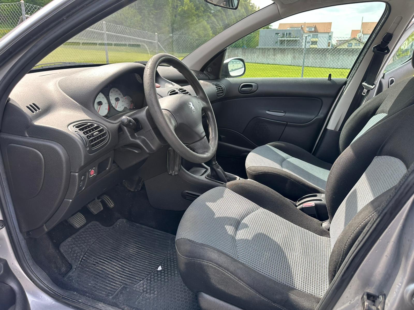 PEUGEOT 206 1.4 (XT) Premium-image-7