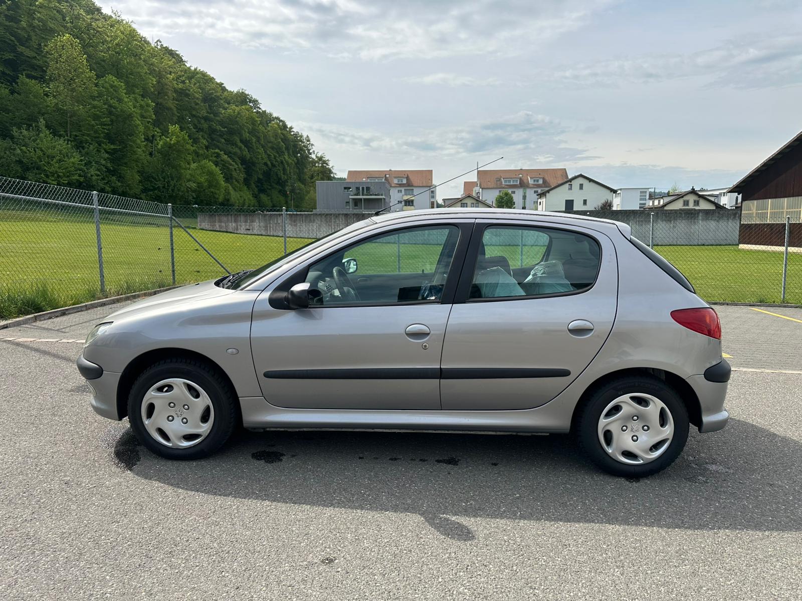 PEUGEOT 206 1.4 (XT) Premium-image-5