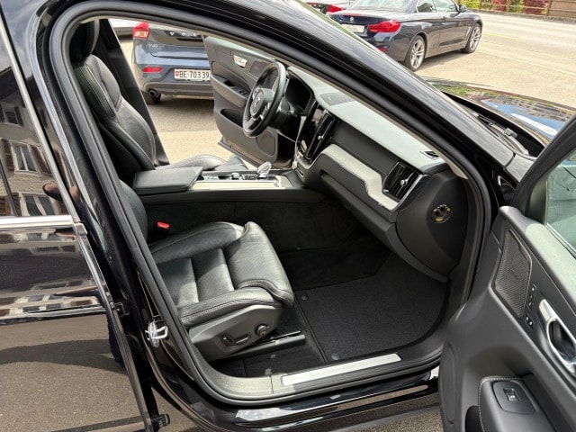 VOLVO XC60 2.0 T8 TE Inscription eAWD-image-13