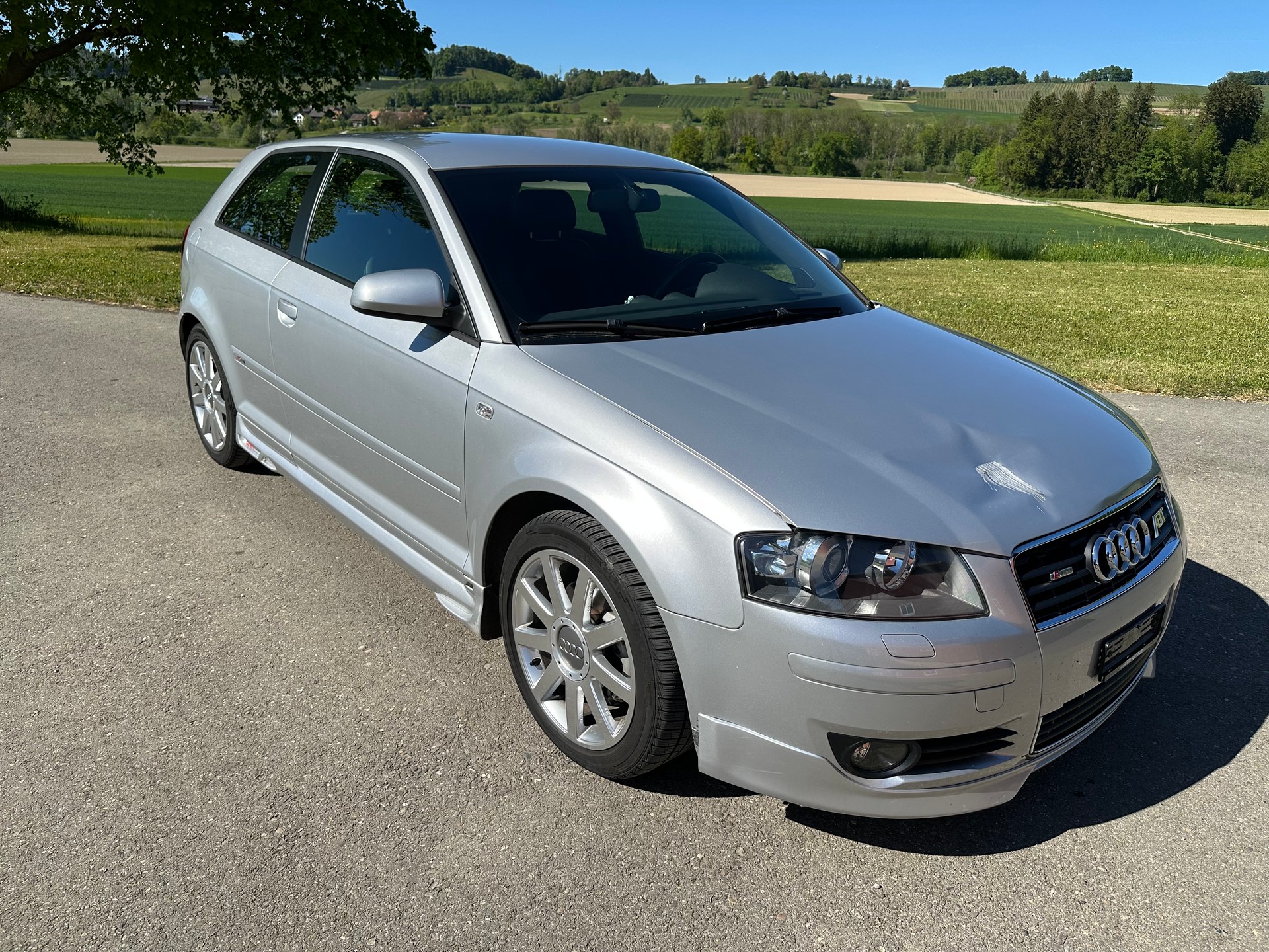 AUDI 2.0 16V FSI Attraction-image-1