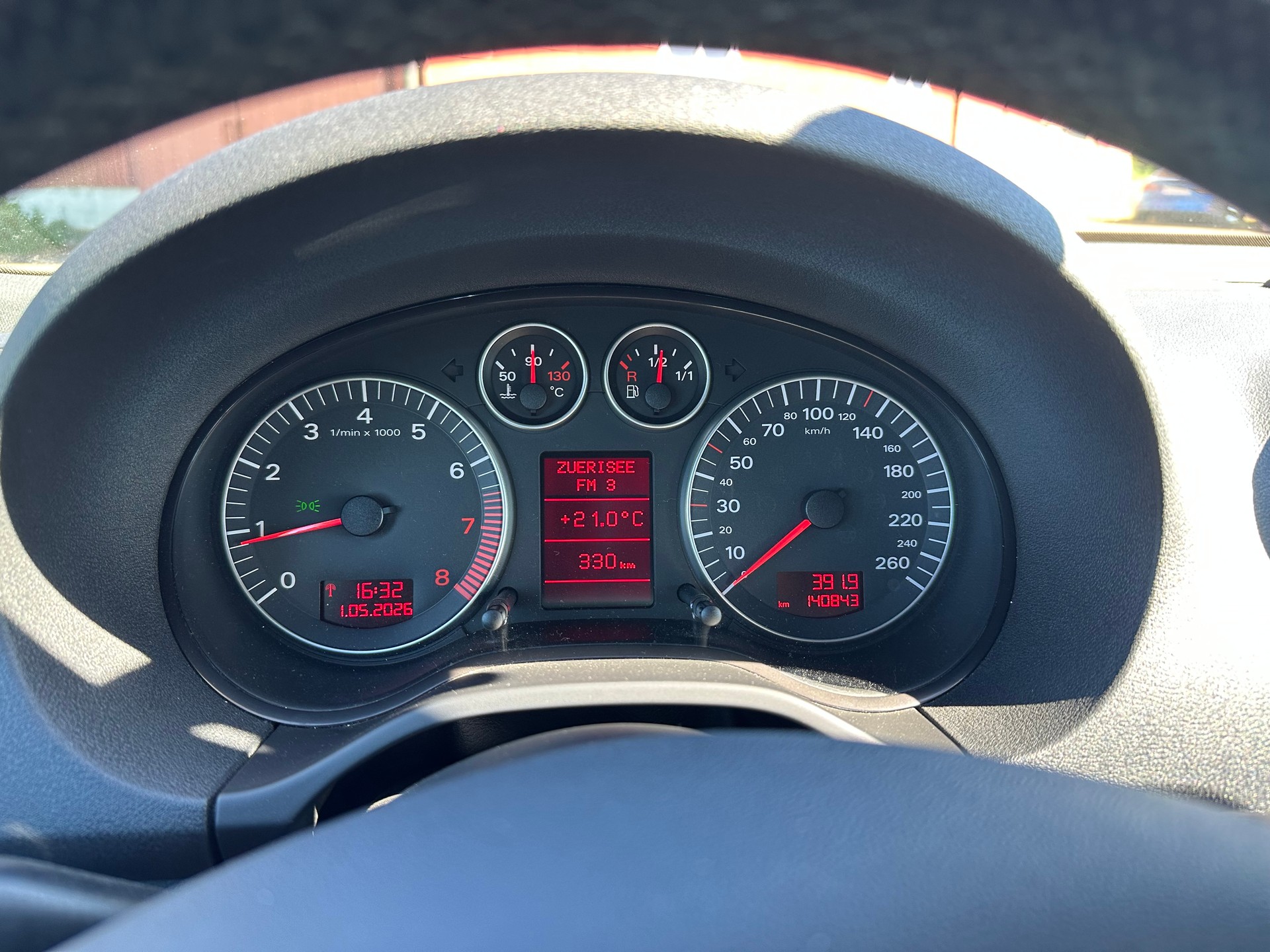 AUDI 2.0 16V FSI Attraction-image-6