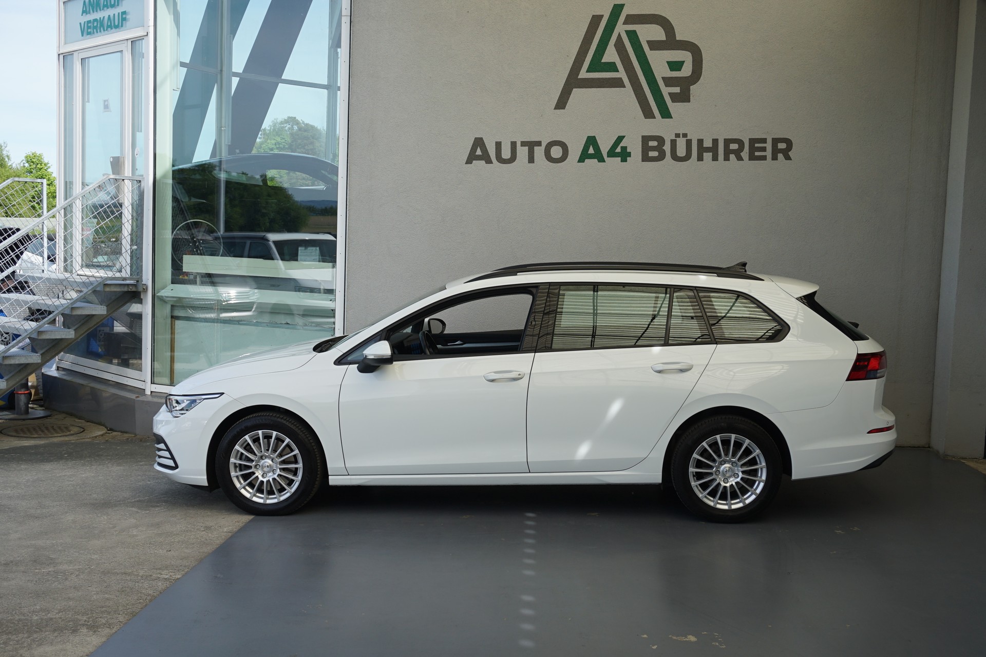 VW Golf 8 Variant 2.0 TDI Life DSG-Automat mit Abstandsregeltempomat "aus erster Hand+CH-Auto"