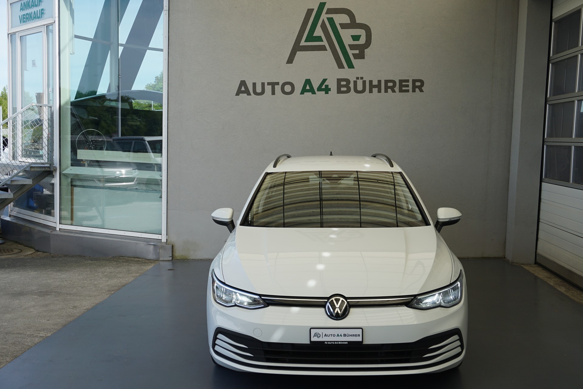 VW Golf 8 Variant 2.0 TDI Life DSG-Automat mit Abstandsregeltempomat "aus erster Hand+CH-Auto"-image-7