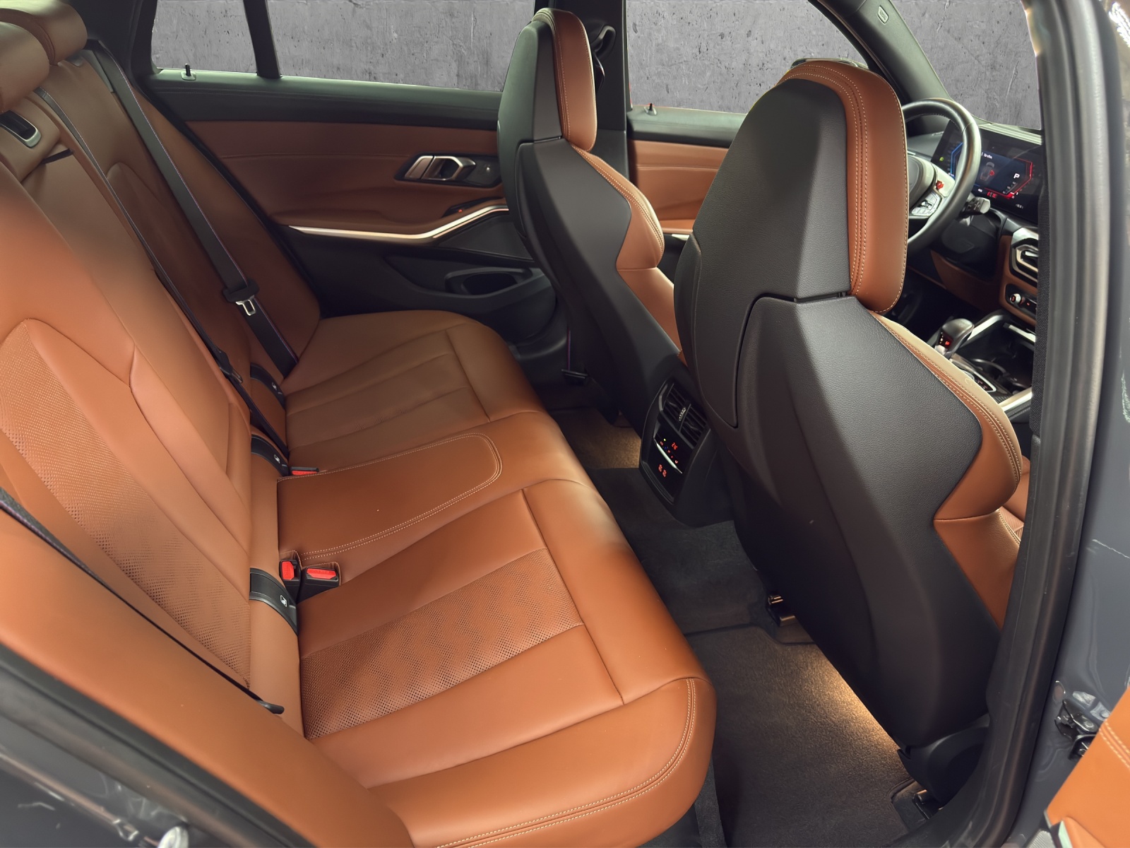 BMW M3 Touring xDrive Competition M-image-11
