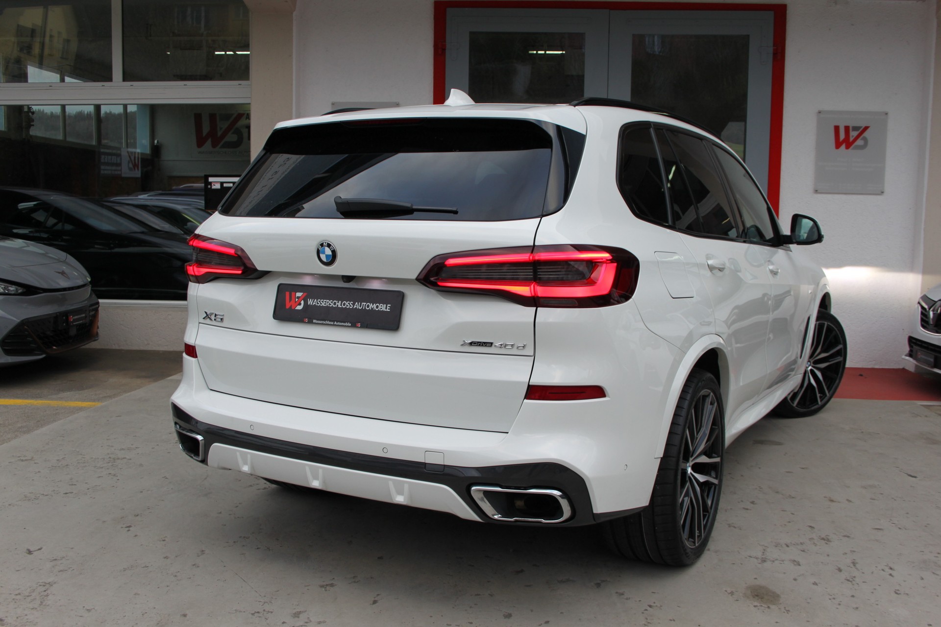 BMW X5 xDrive 40d M Sport-showroom-element-3