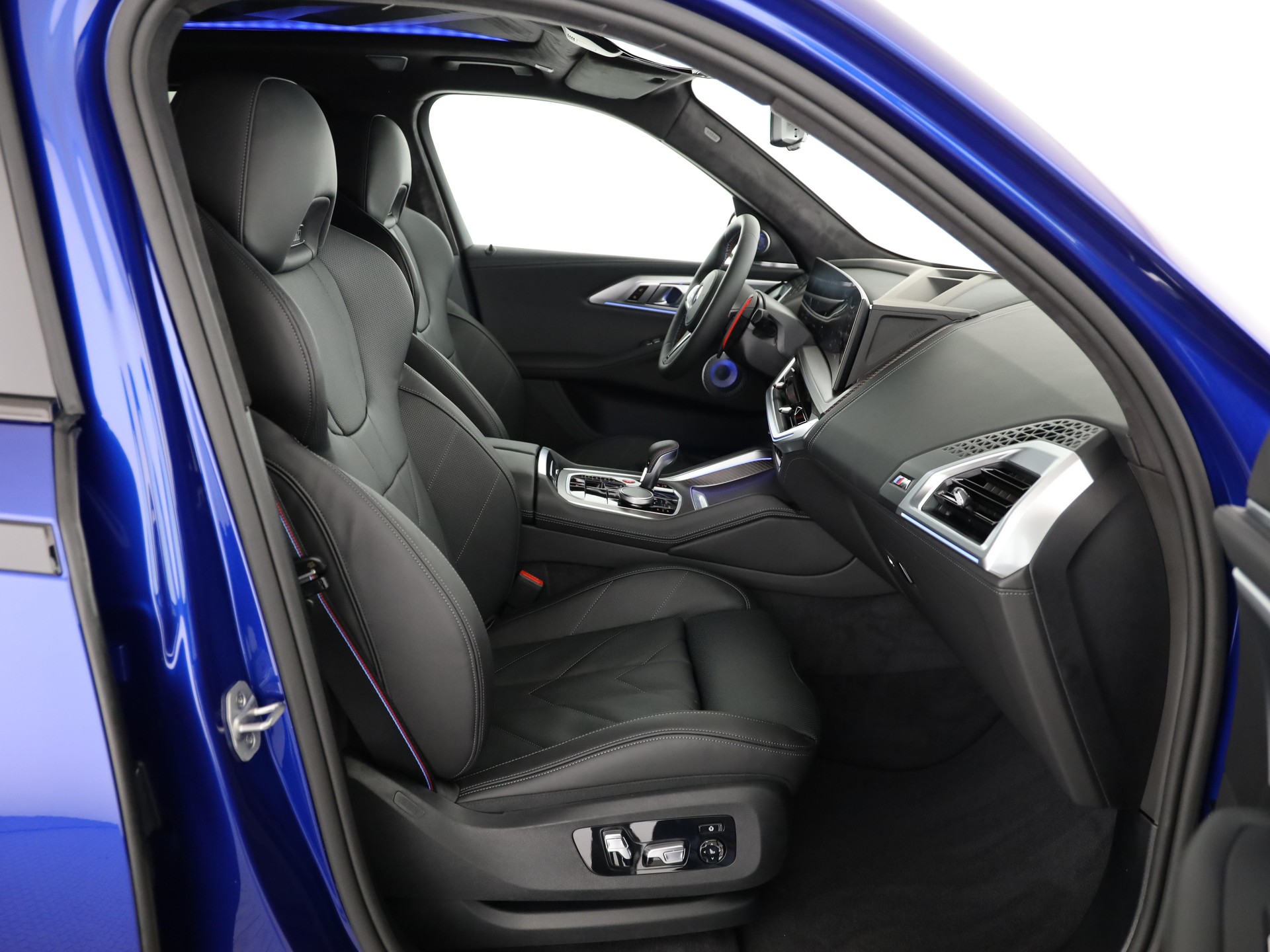 BMW XM Label Plug-in Hybrid-image-13