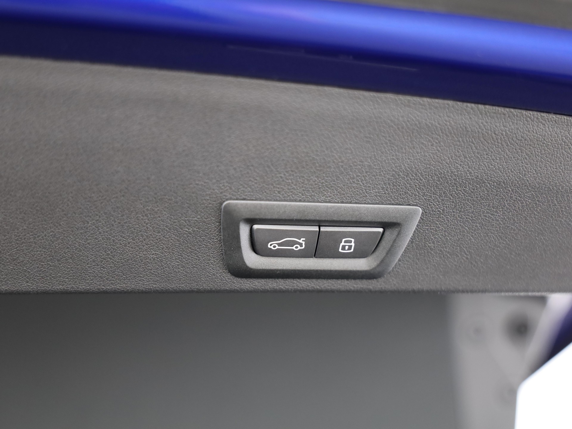 BMW XM Label Plug-in Hybrid-image-8