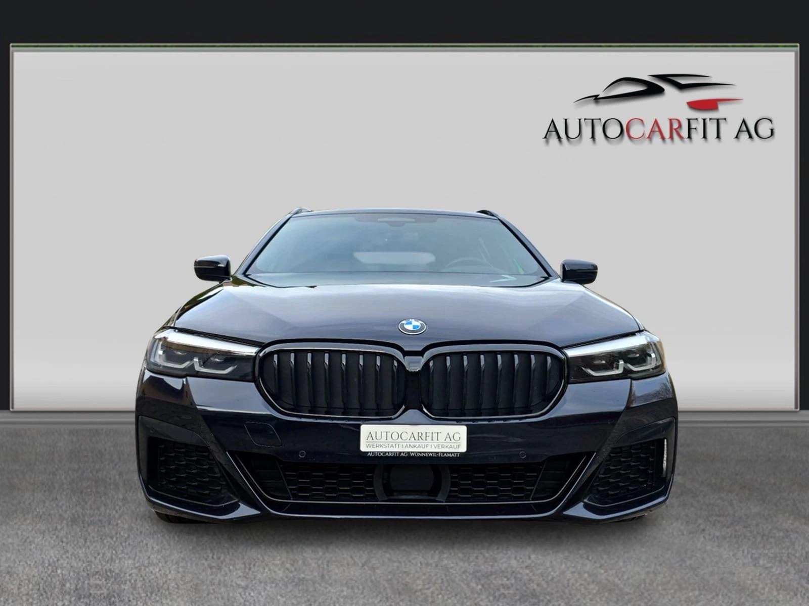 BMW 520d xDrive 48V Touring Pure M Sport Edition-showroom-element-1